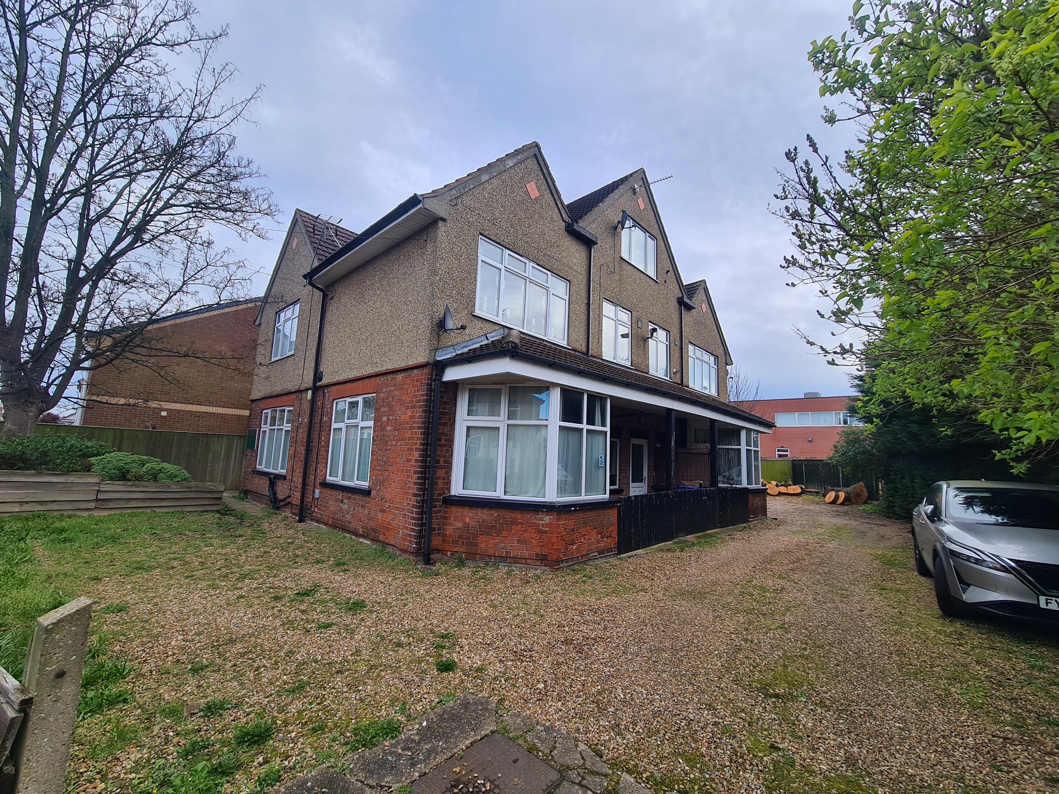 INVESTMENT - Freehold Detached Building