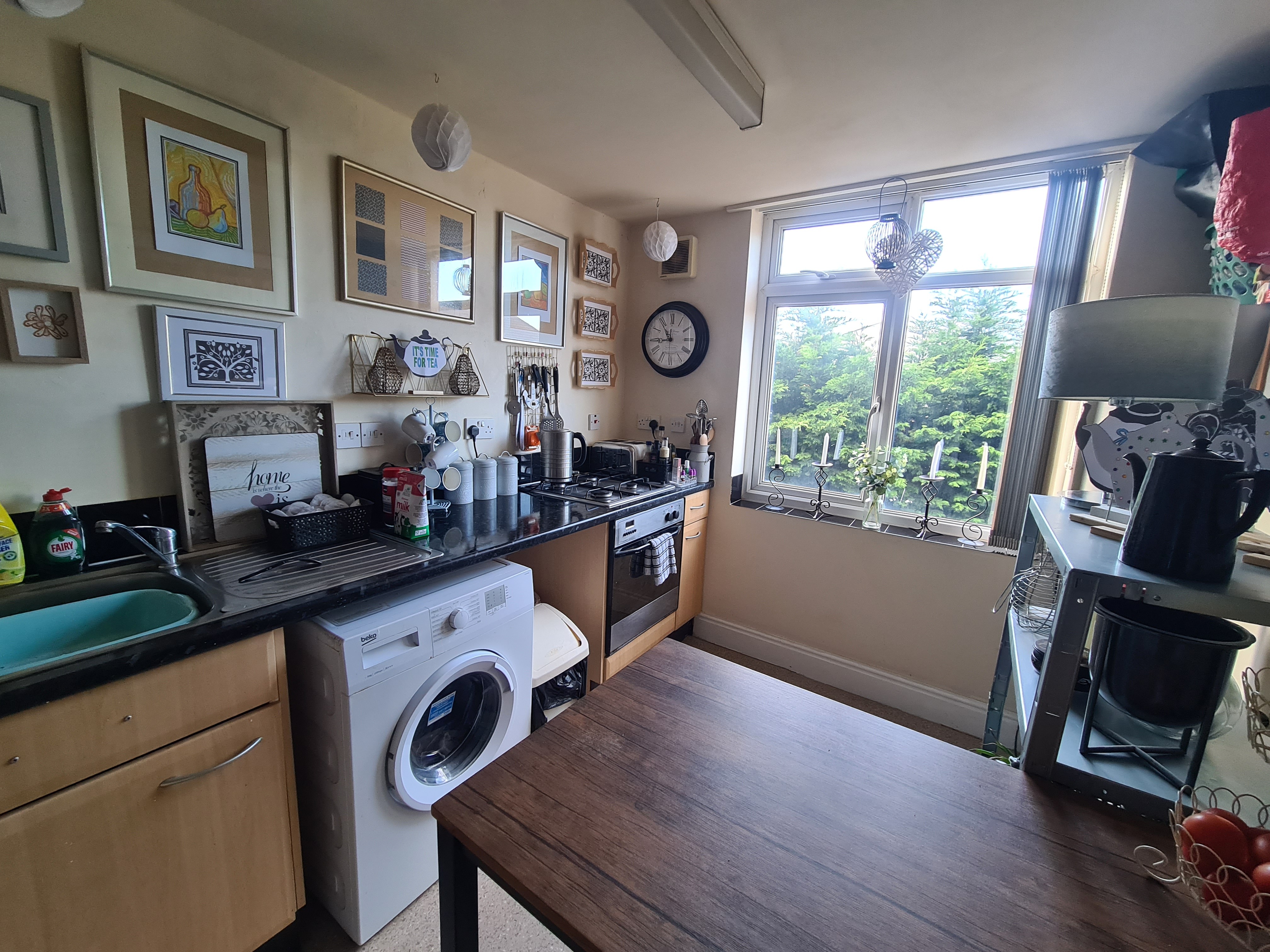 INVESTMENT - Freehold Detached Building