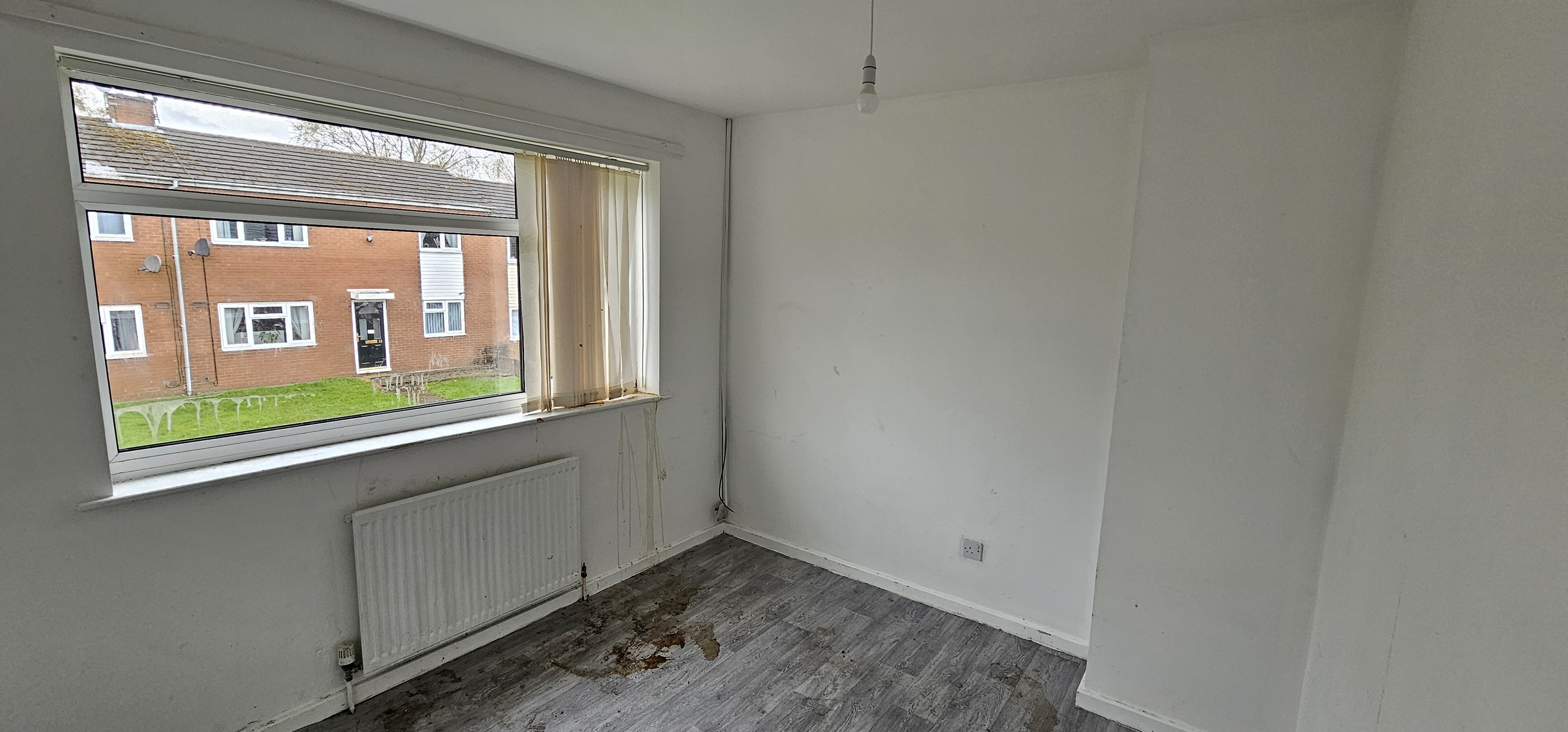 VACANT - Freehold End of Terrace House