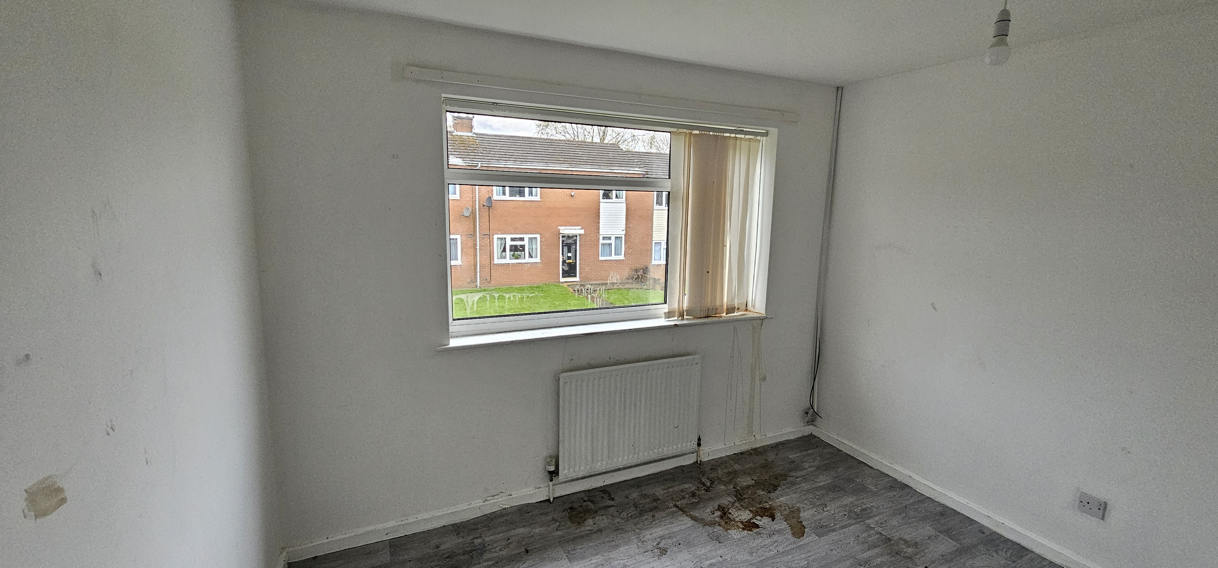 VACANT - Freehold End of Terrace House