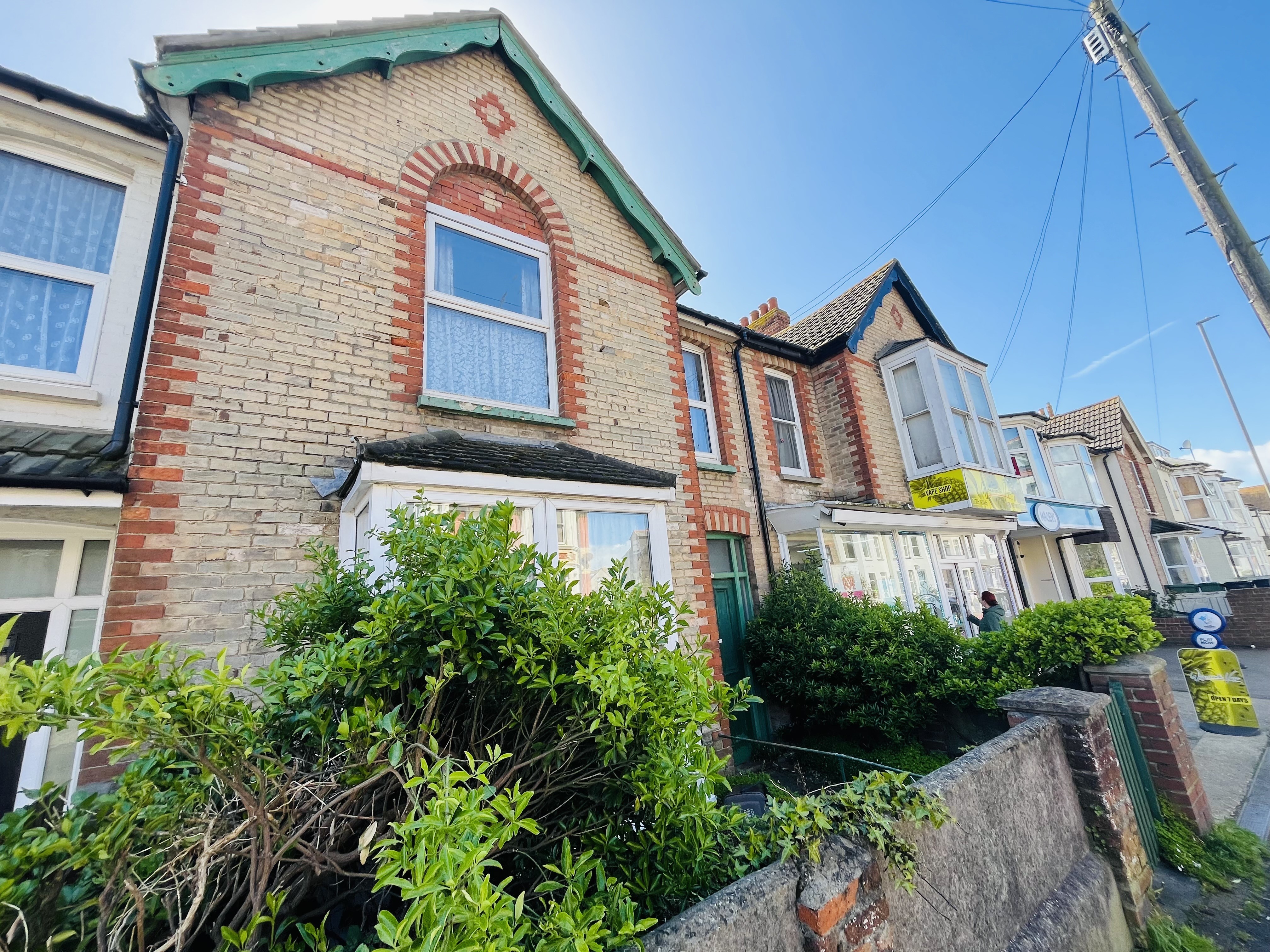 VACANT - Long Leasehold Mid Terrace House