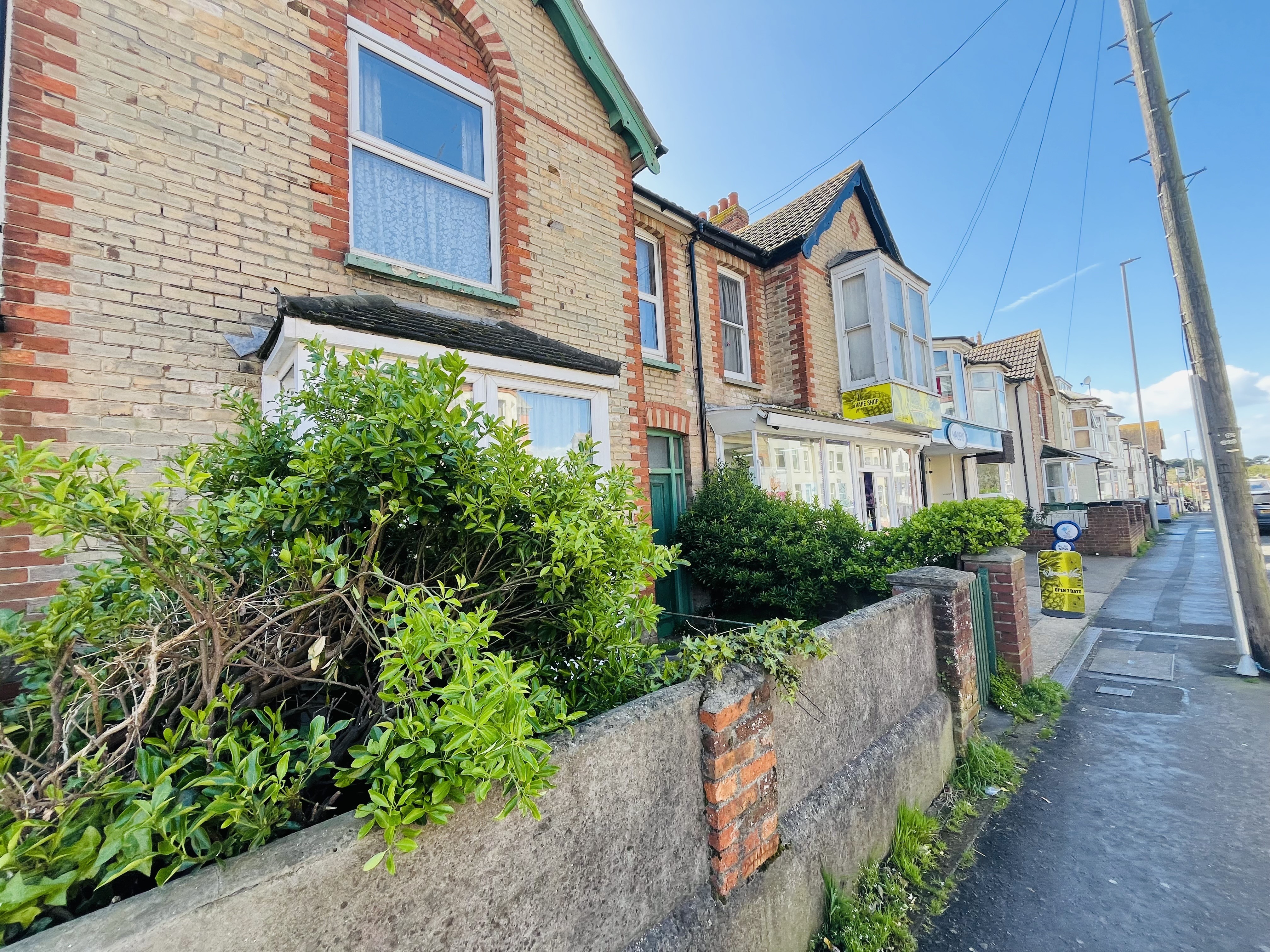 VACANT - Long Leasehold Mid Terrace House