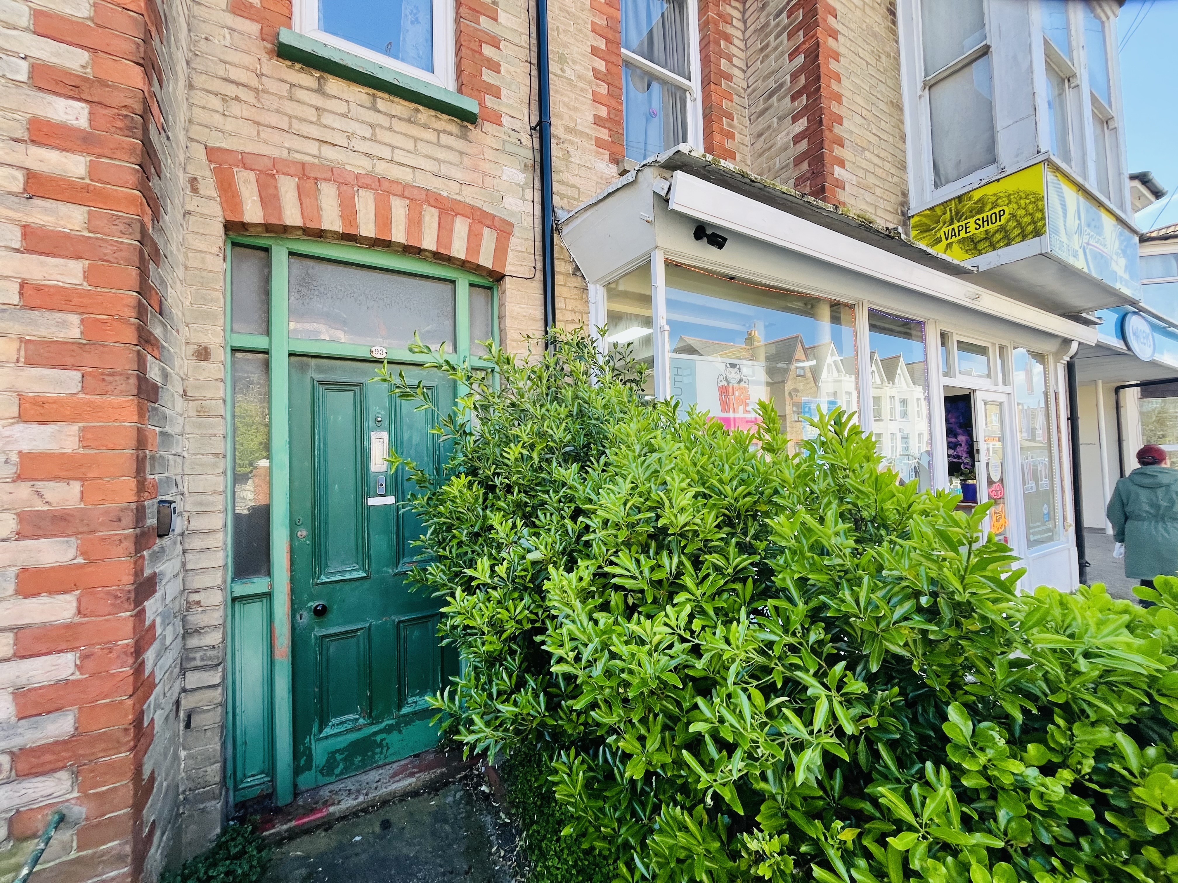 VACANT - Long Leasehold Mid Terrace House