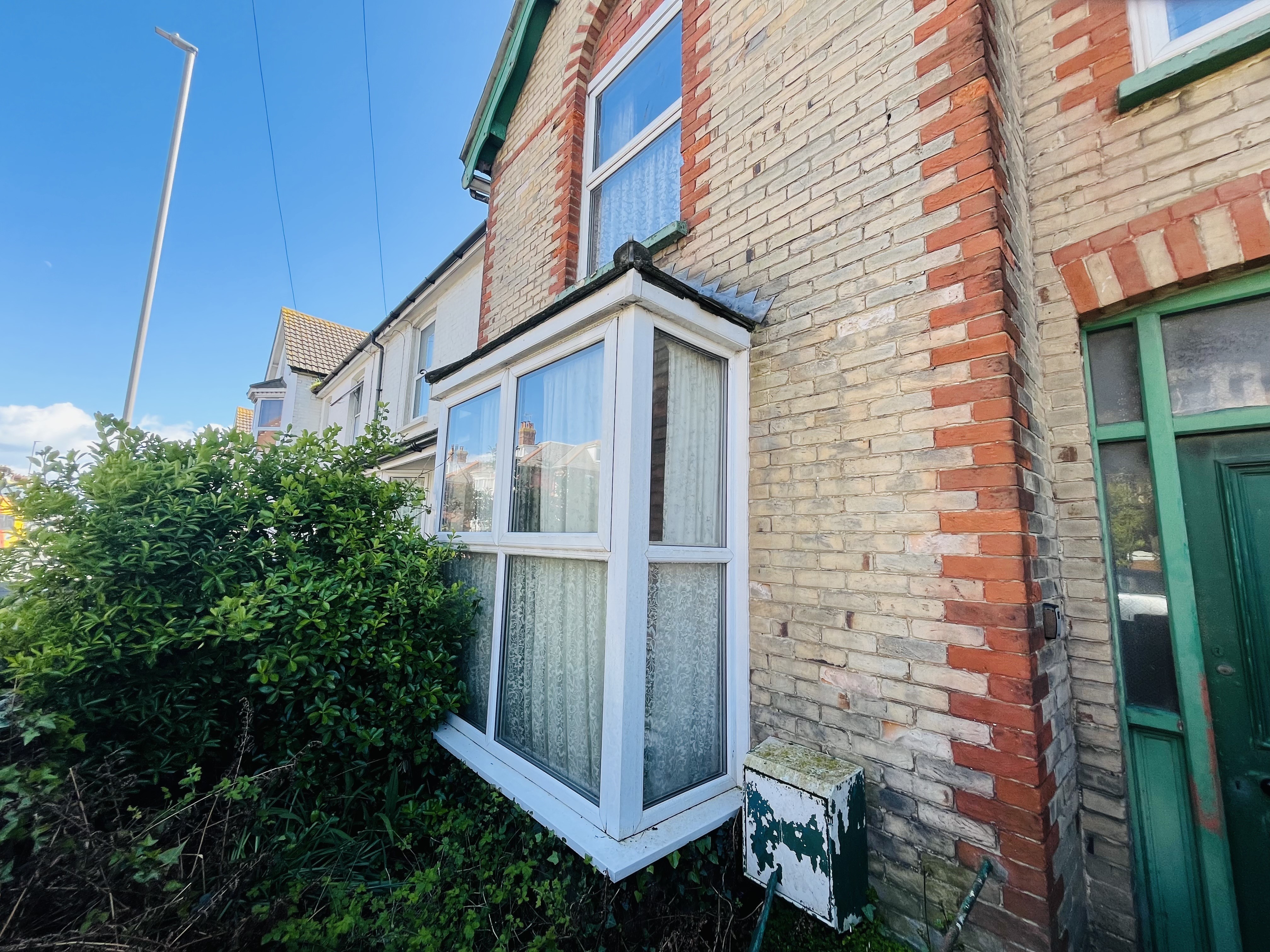 VACANT - Long Leasehold Mid Terrace House