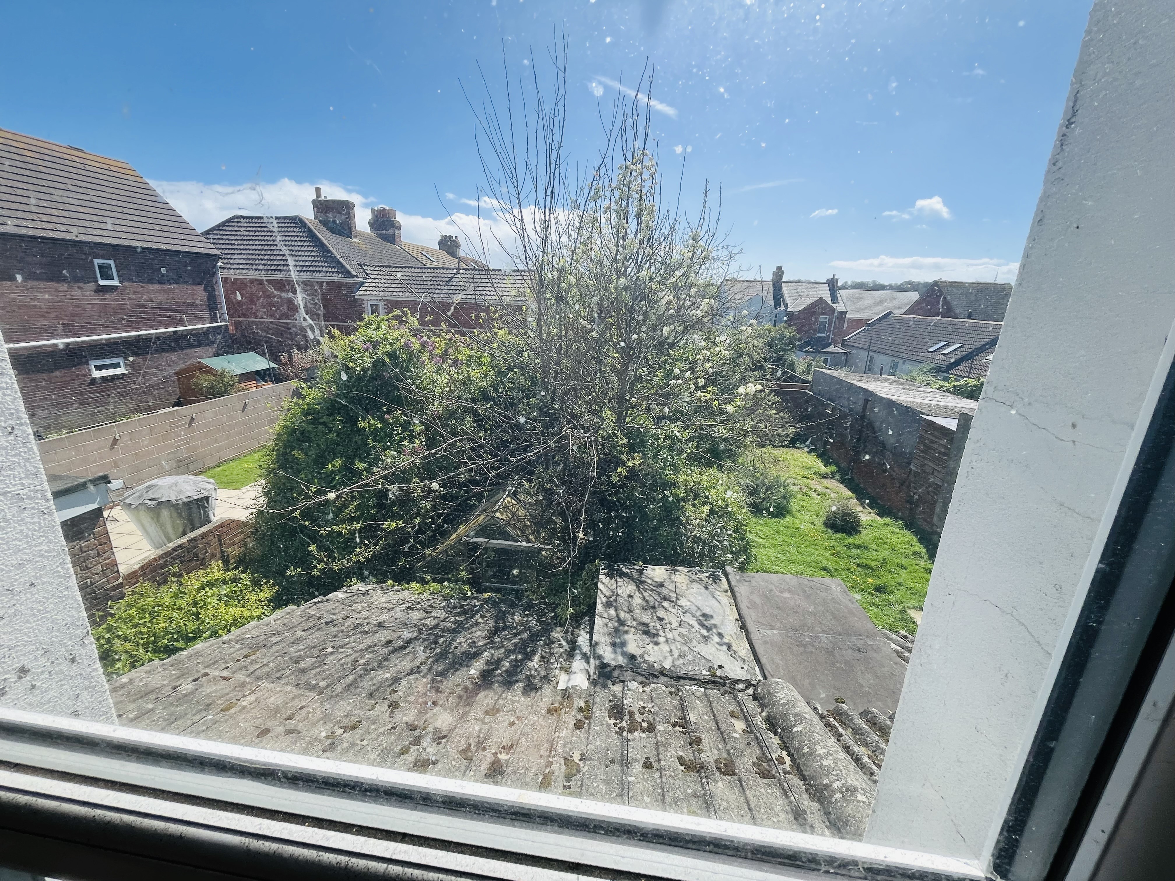 VACANT - Long Leasehold Mid Terrace House