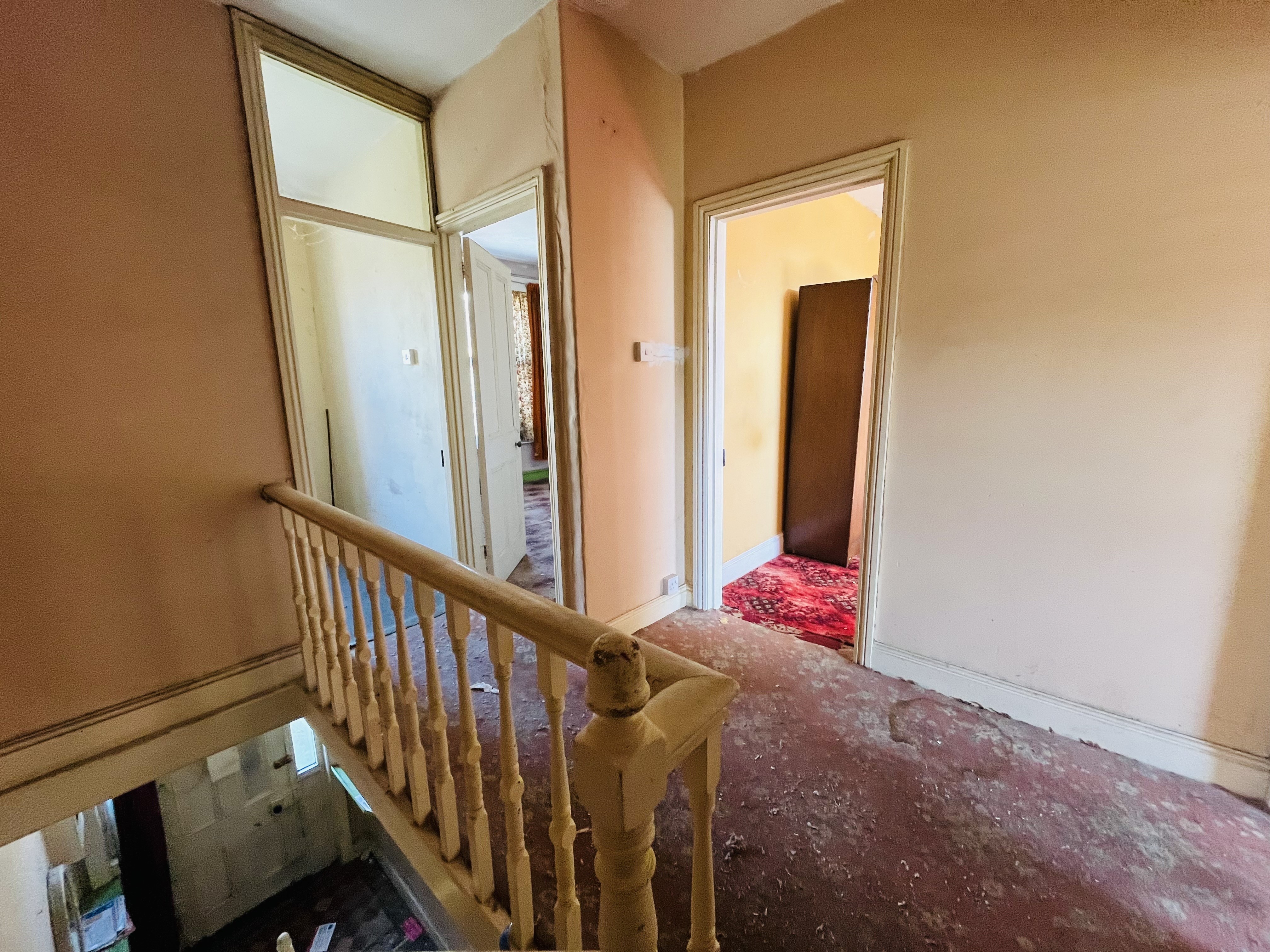 VACANT - Long Leasehold Mid Terrace House