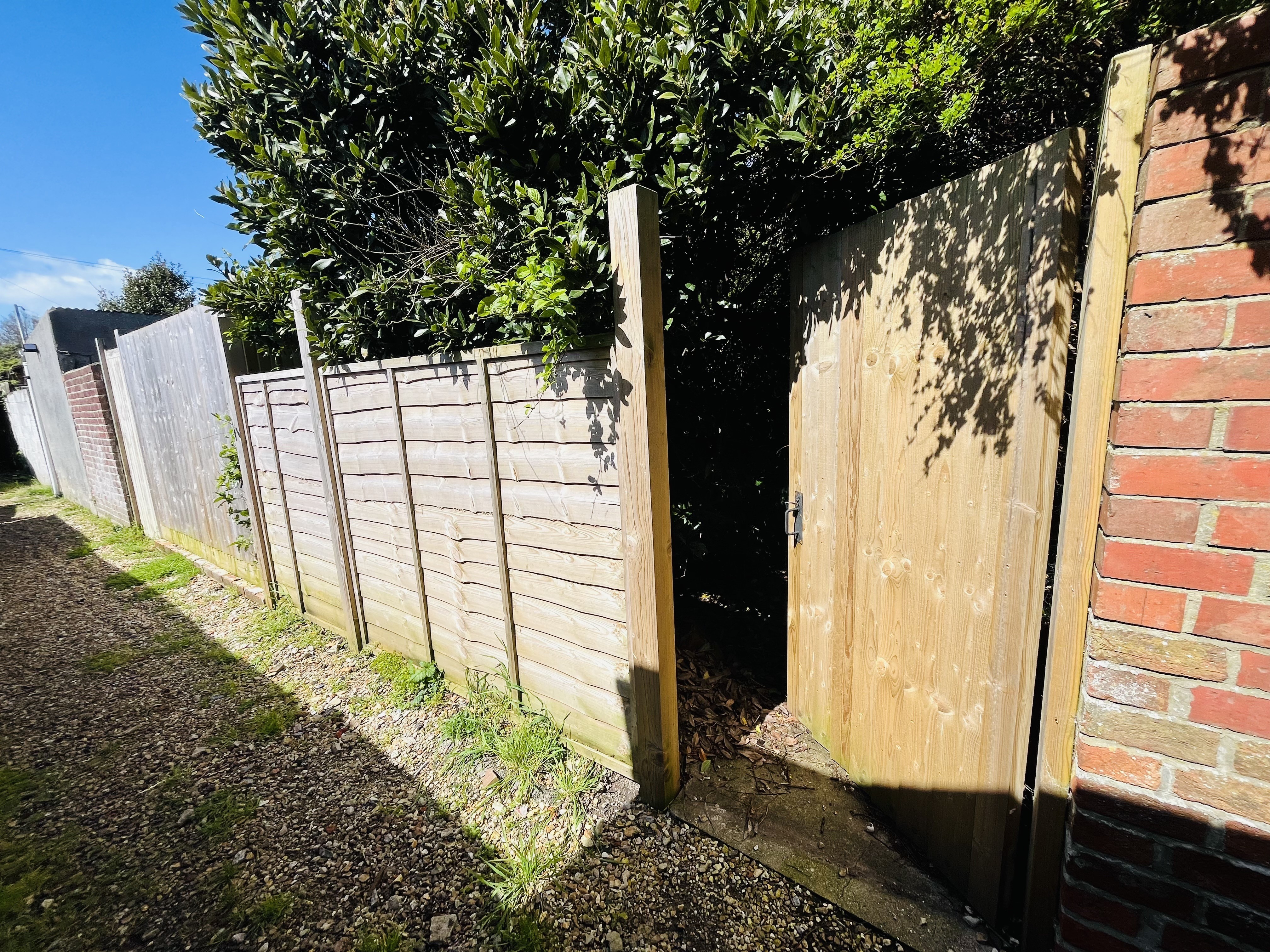 VACANT - Long Leasehold Mid Terrace House