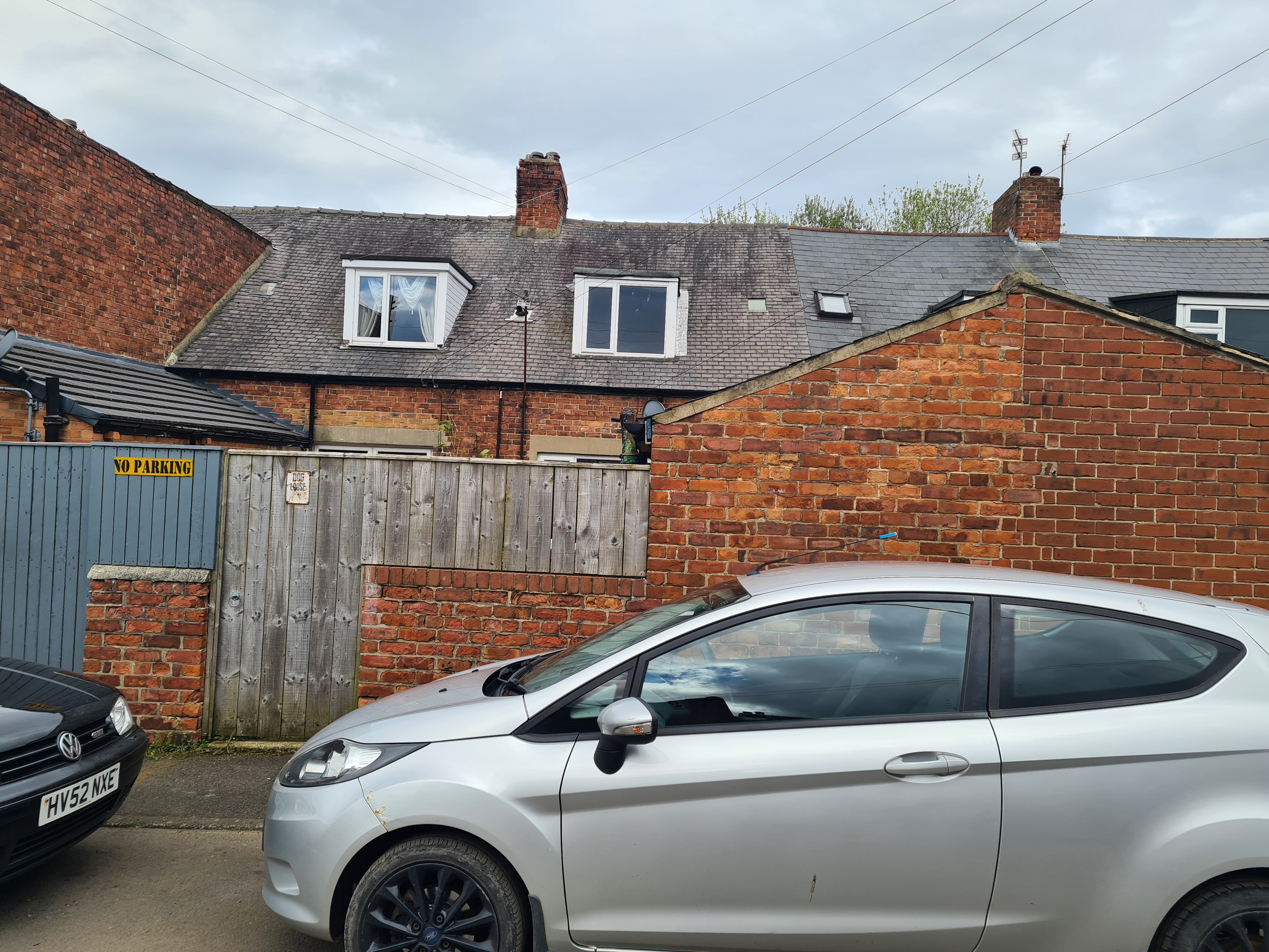 VACANT - Freehold Mid Terrace House