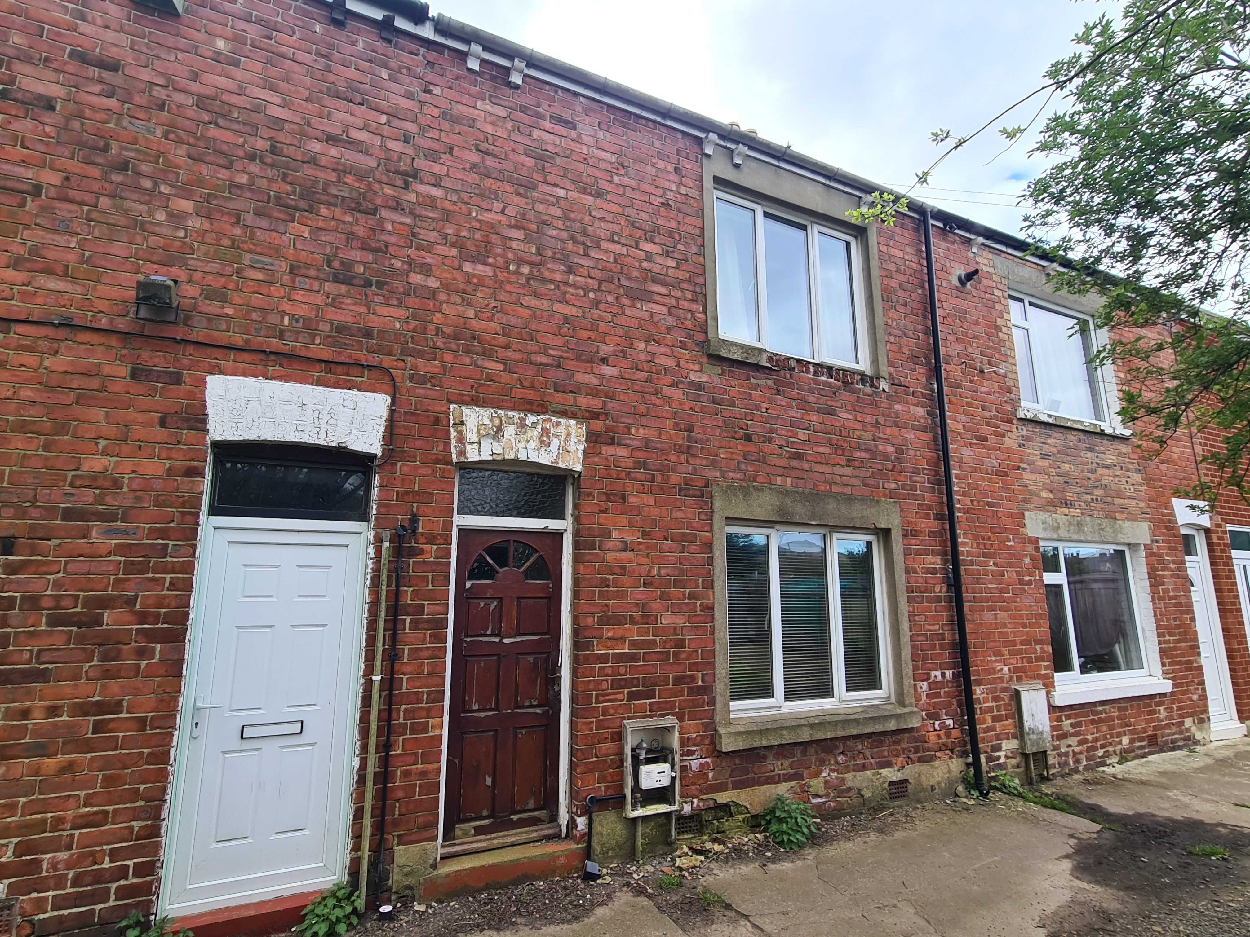 VACANT - Freehold Mid Terrace House