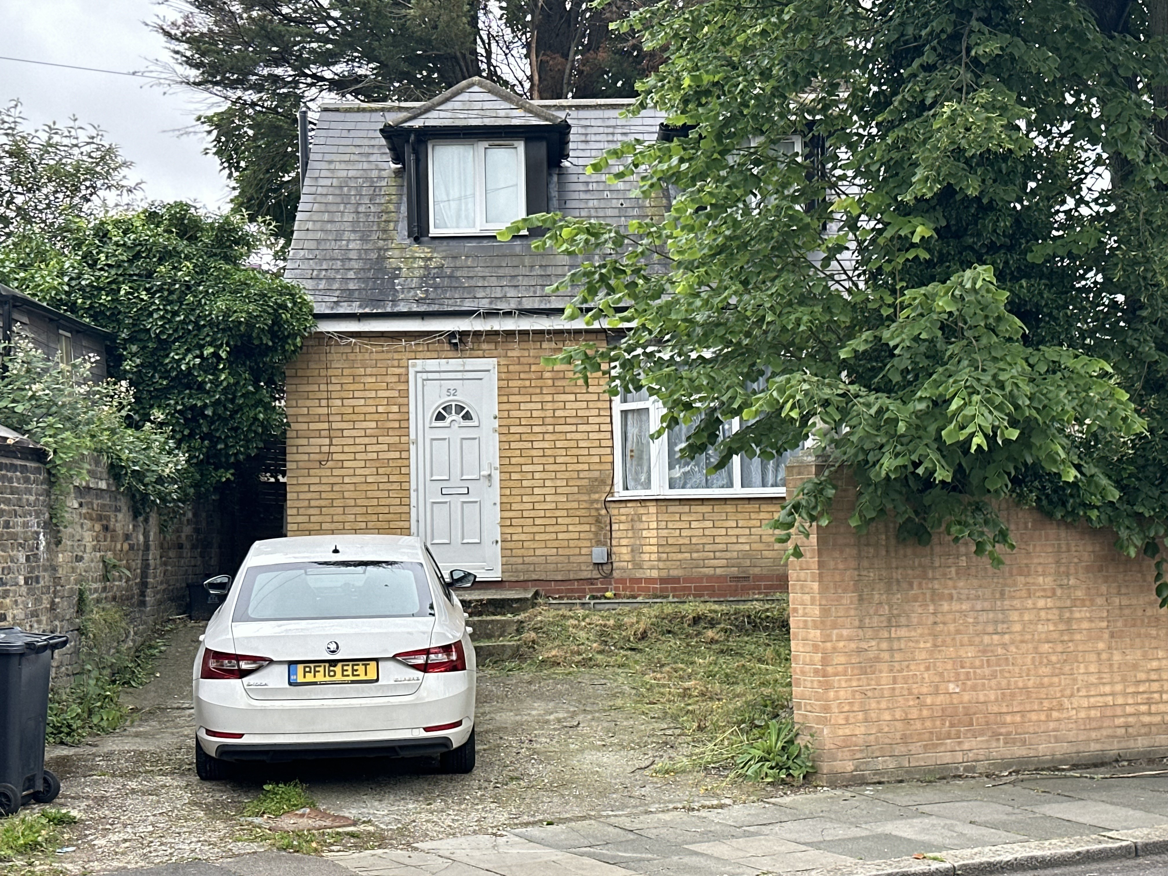 INVESTMENT - Freehold Detached House 