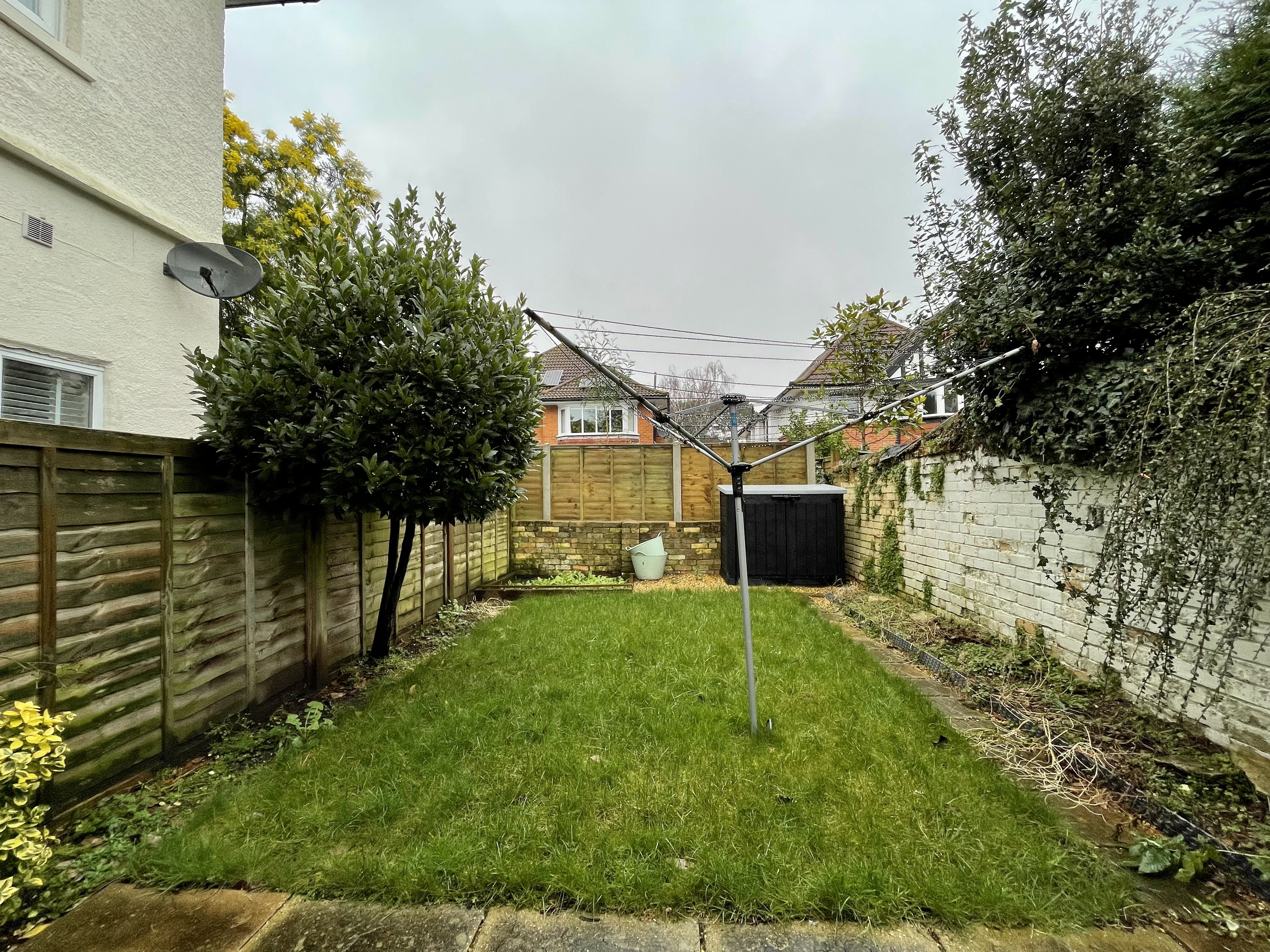 VACANT - Leasehold Self Contained Ground Floor Flat with Private Garden