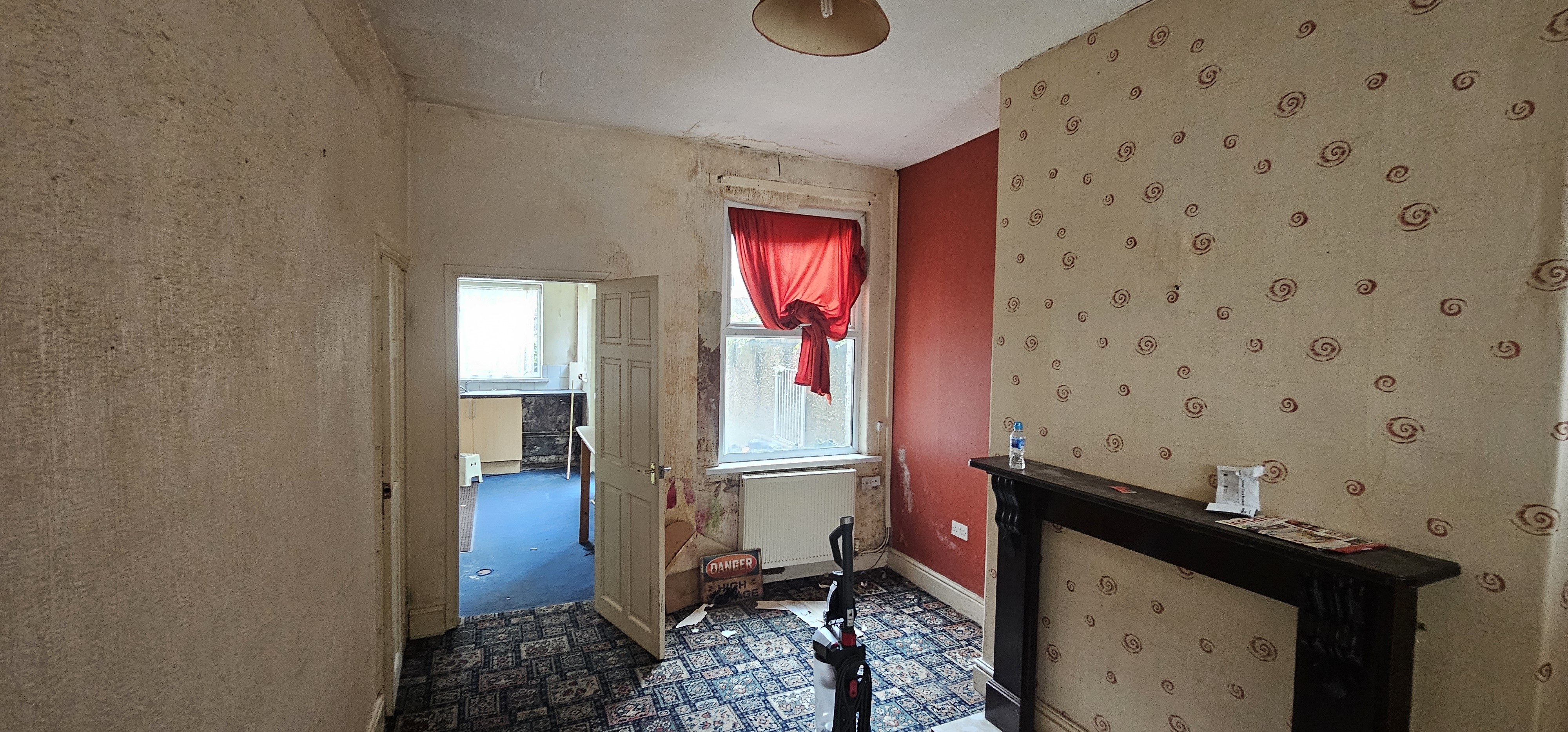 VACANT - Freehold Mid Terraced House 