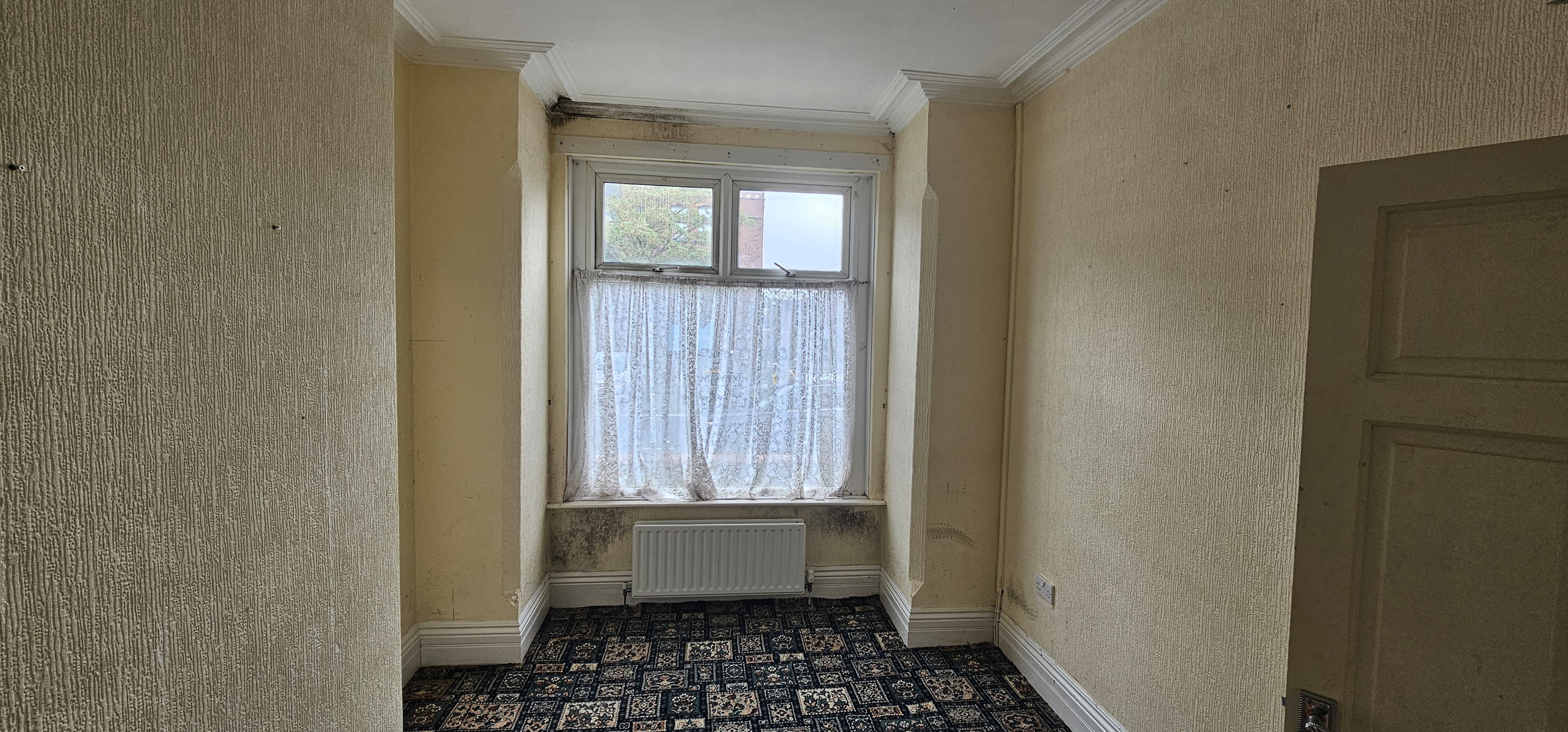VACANT - Freehold Mid Terraced House 
