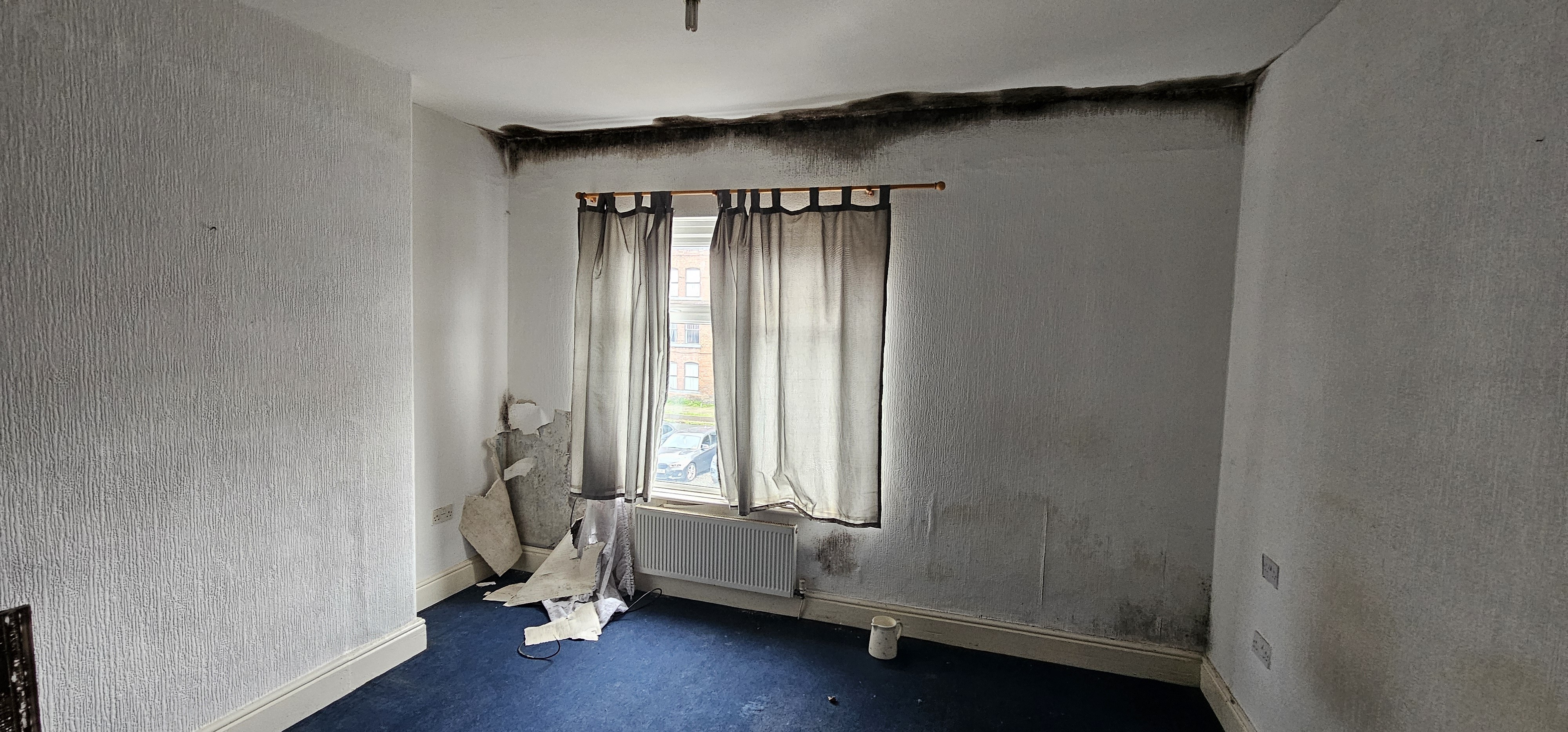 VACANT - Freehold Mid Terraced House 