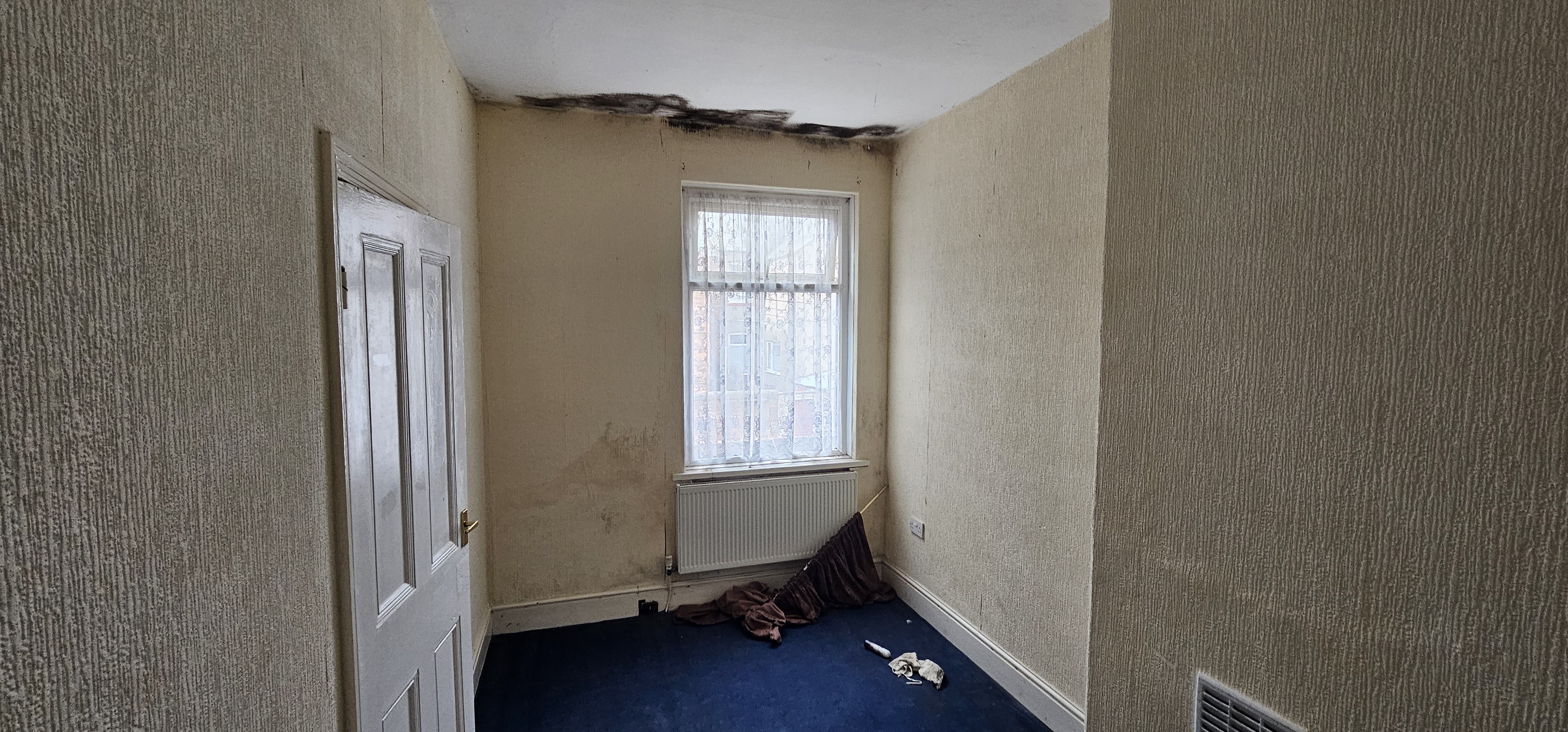 VACANT - Freehold Mid Terraced House 