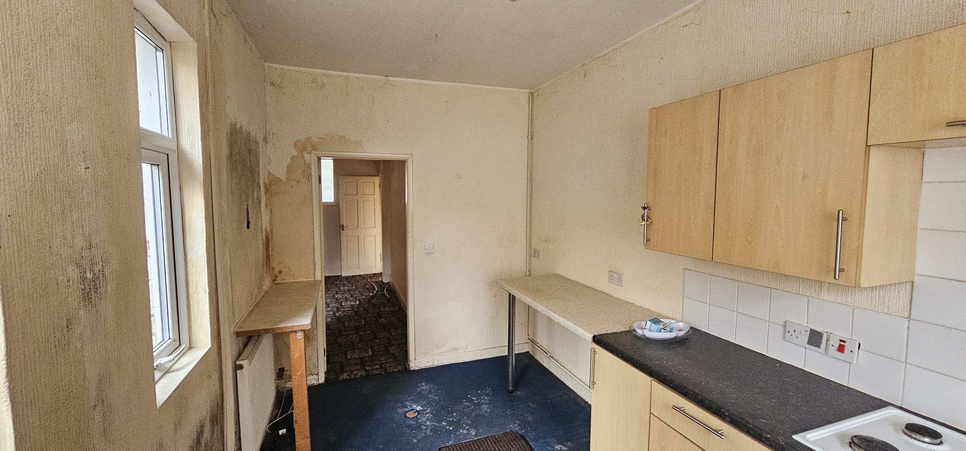 VACANT - Freehold Mid Terraced House 