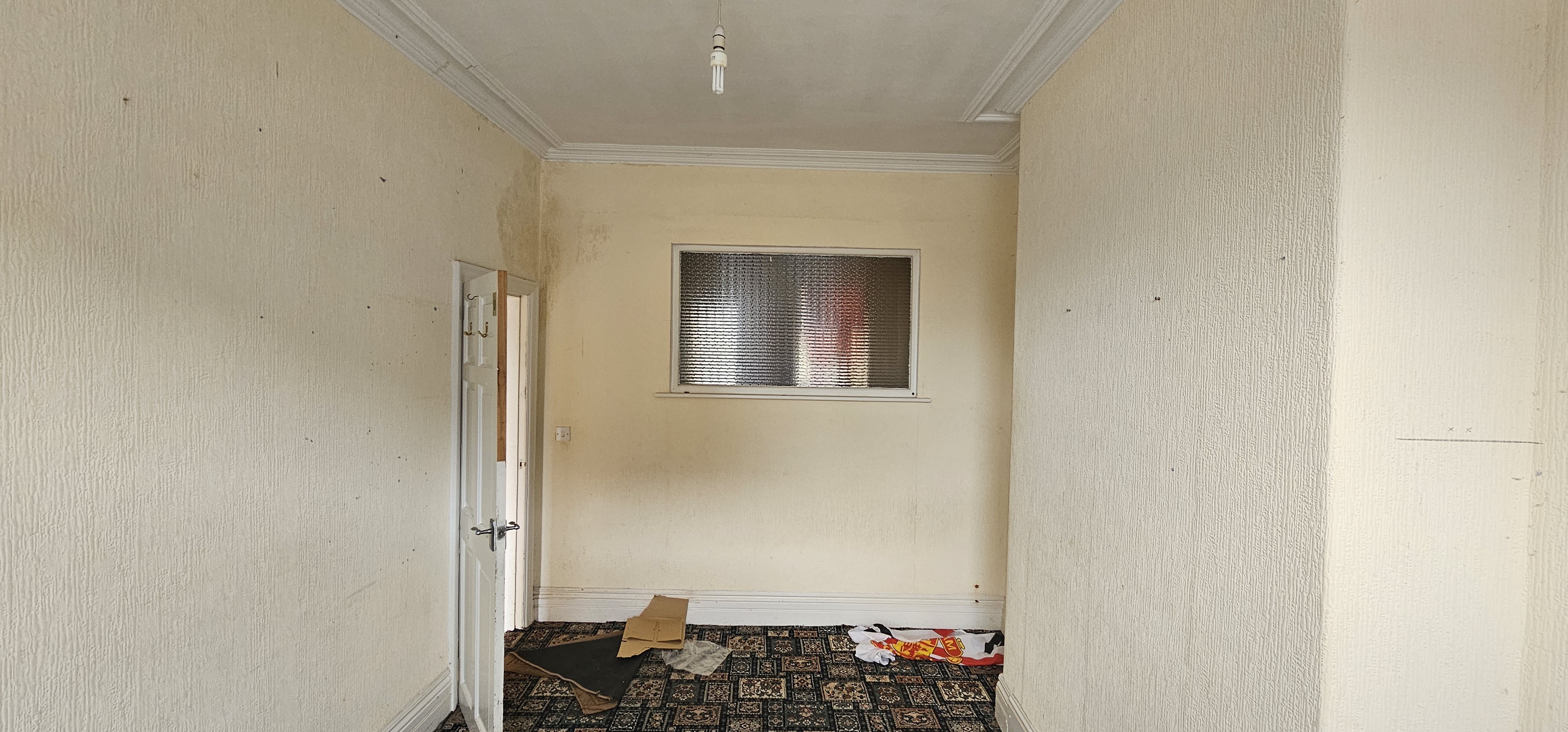 VACANT - Freehold Mid Terraced House 