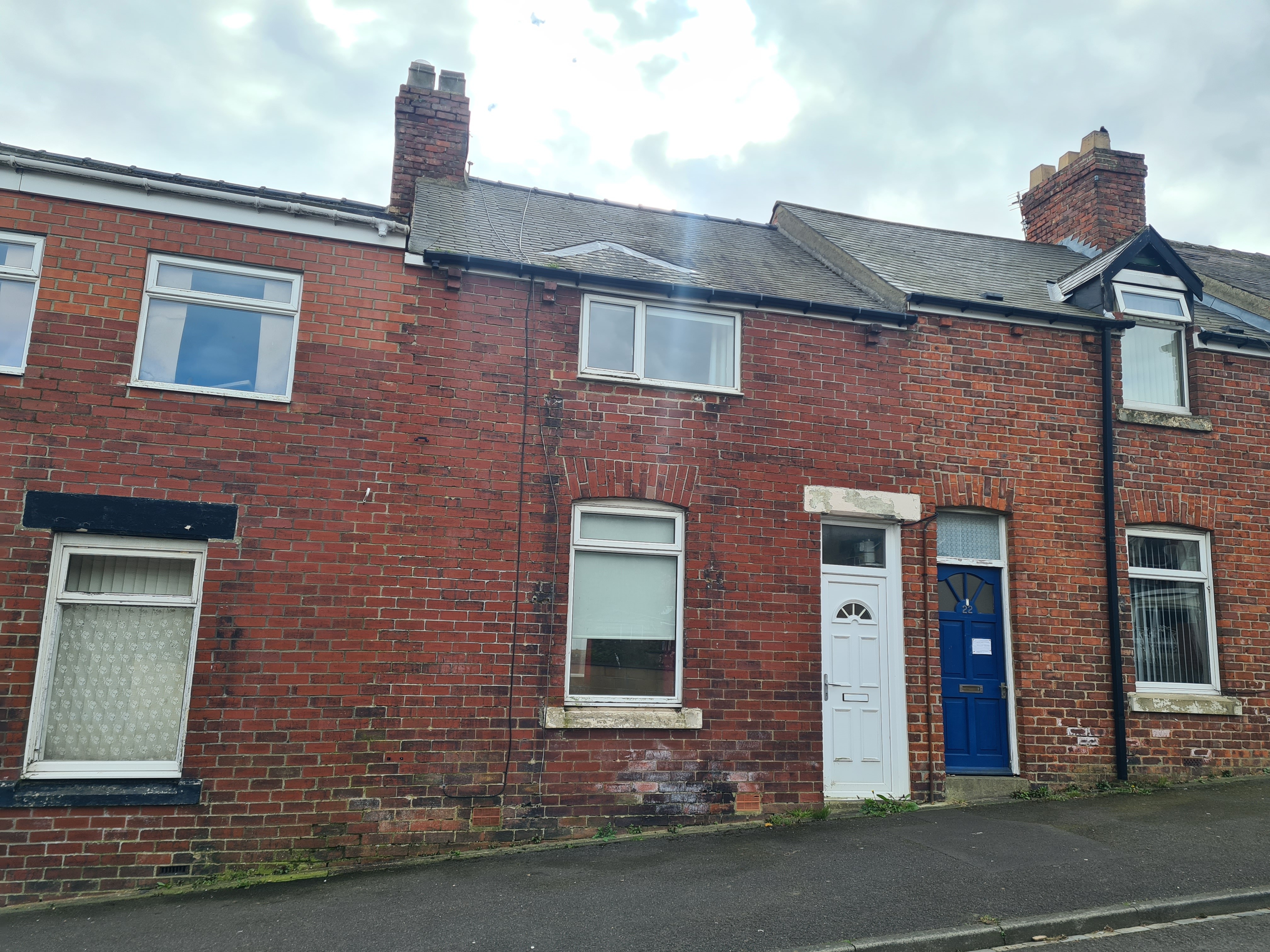 VACANT - Freehold Mid Terrace House