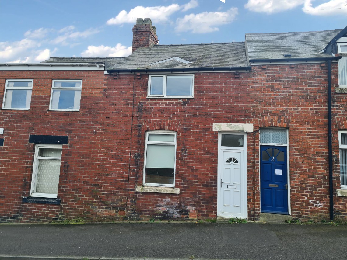 VACANT - Freehold Mid Terrace House