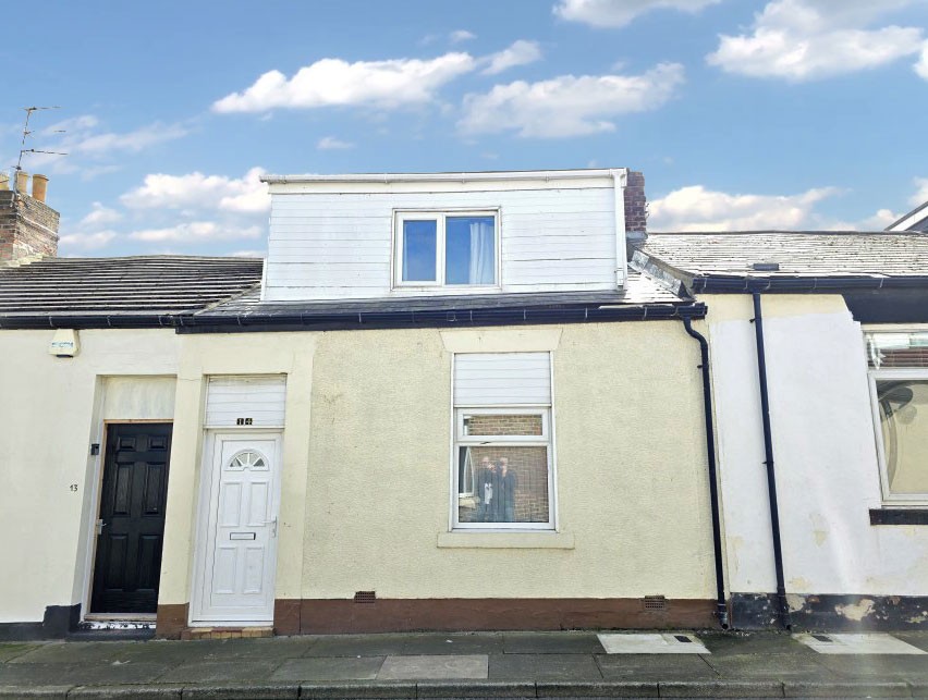 INVESTMENT - Freehold Mid Terrace House