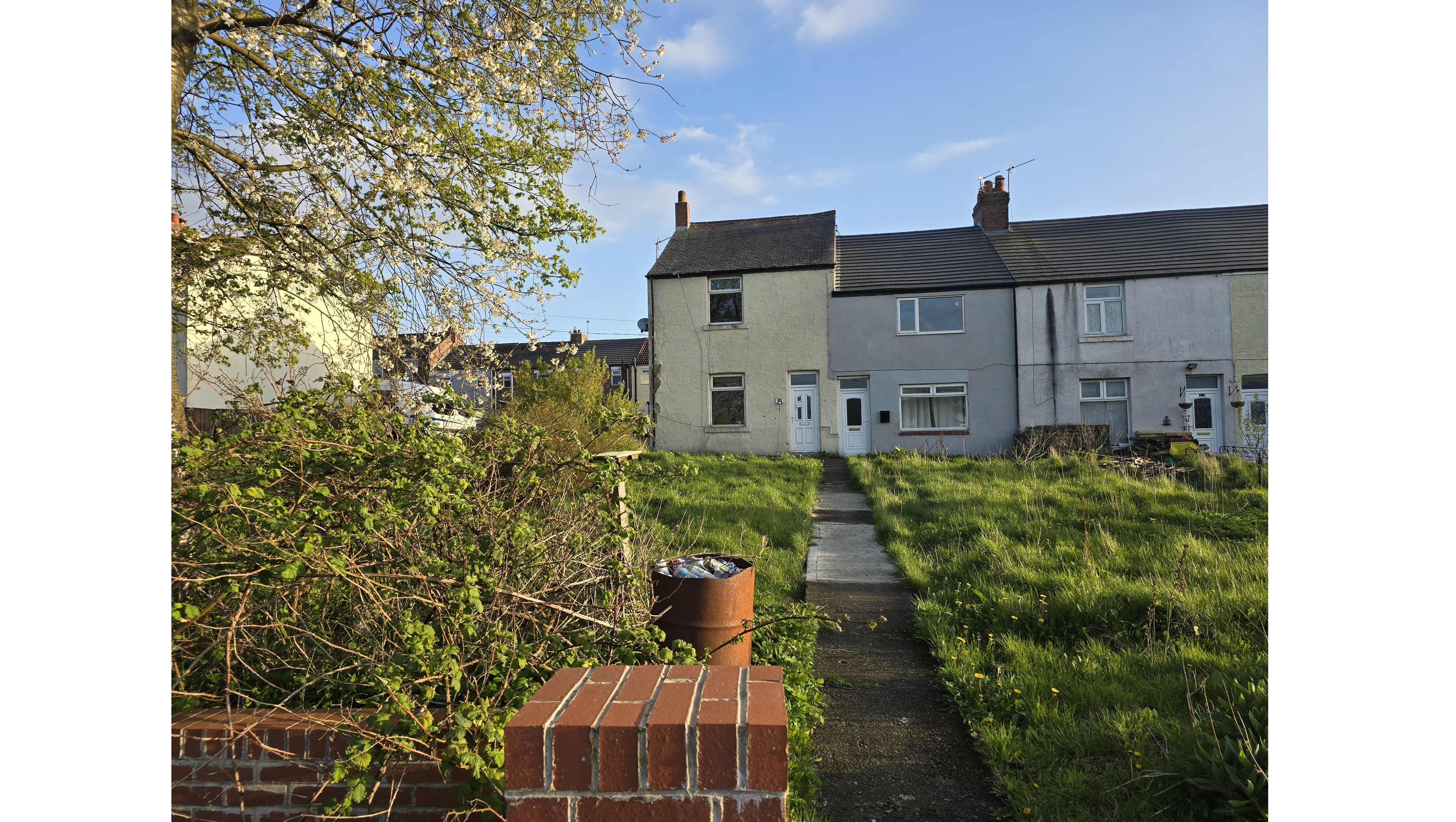 INVESTMENT - Freehold End Terrace House