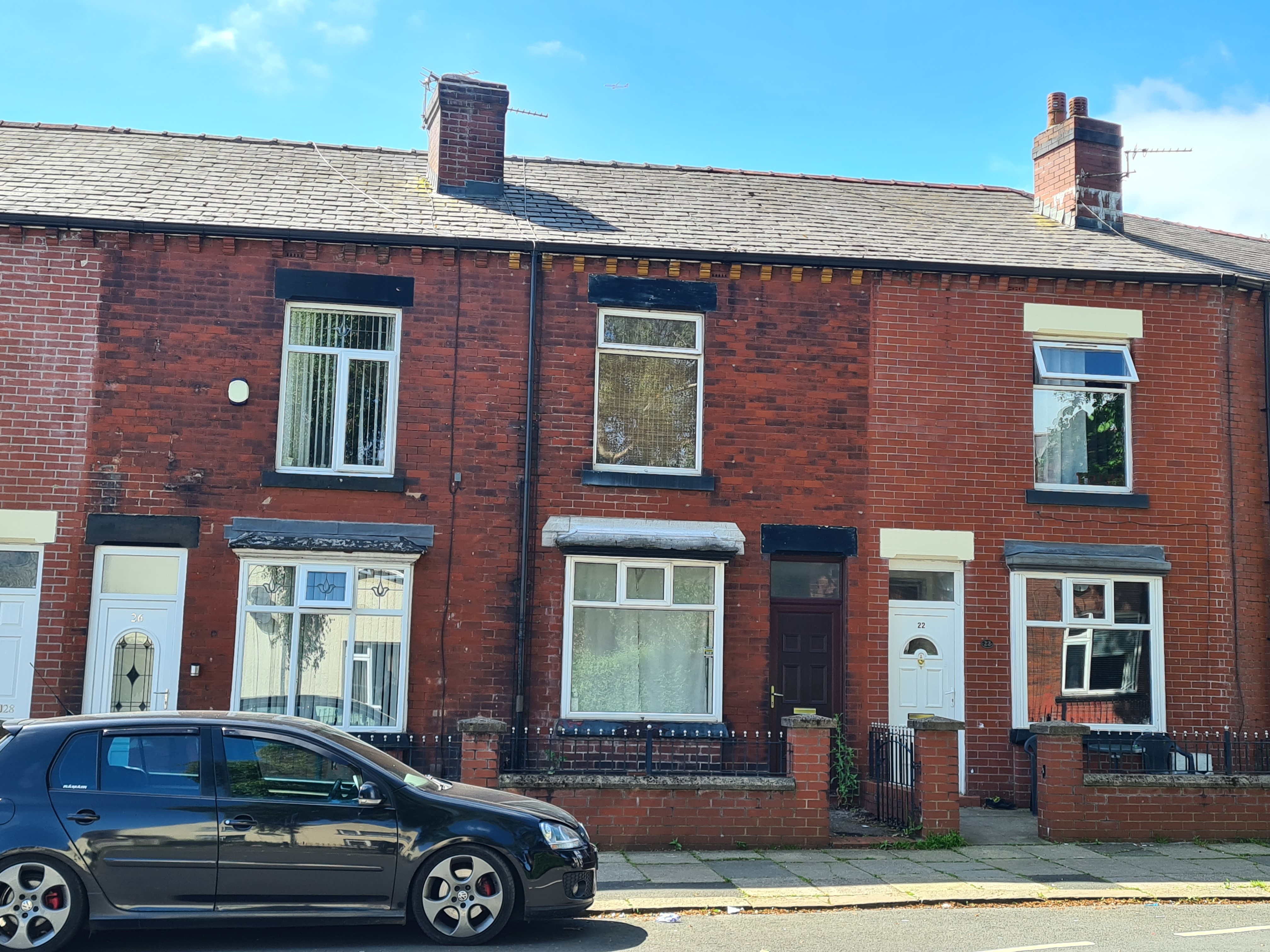 INVESTMENT - Leasehold Mid Terrace House
