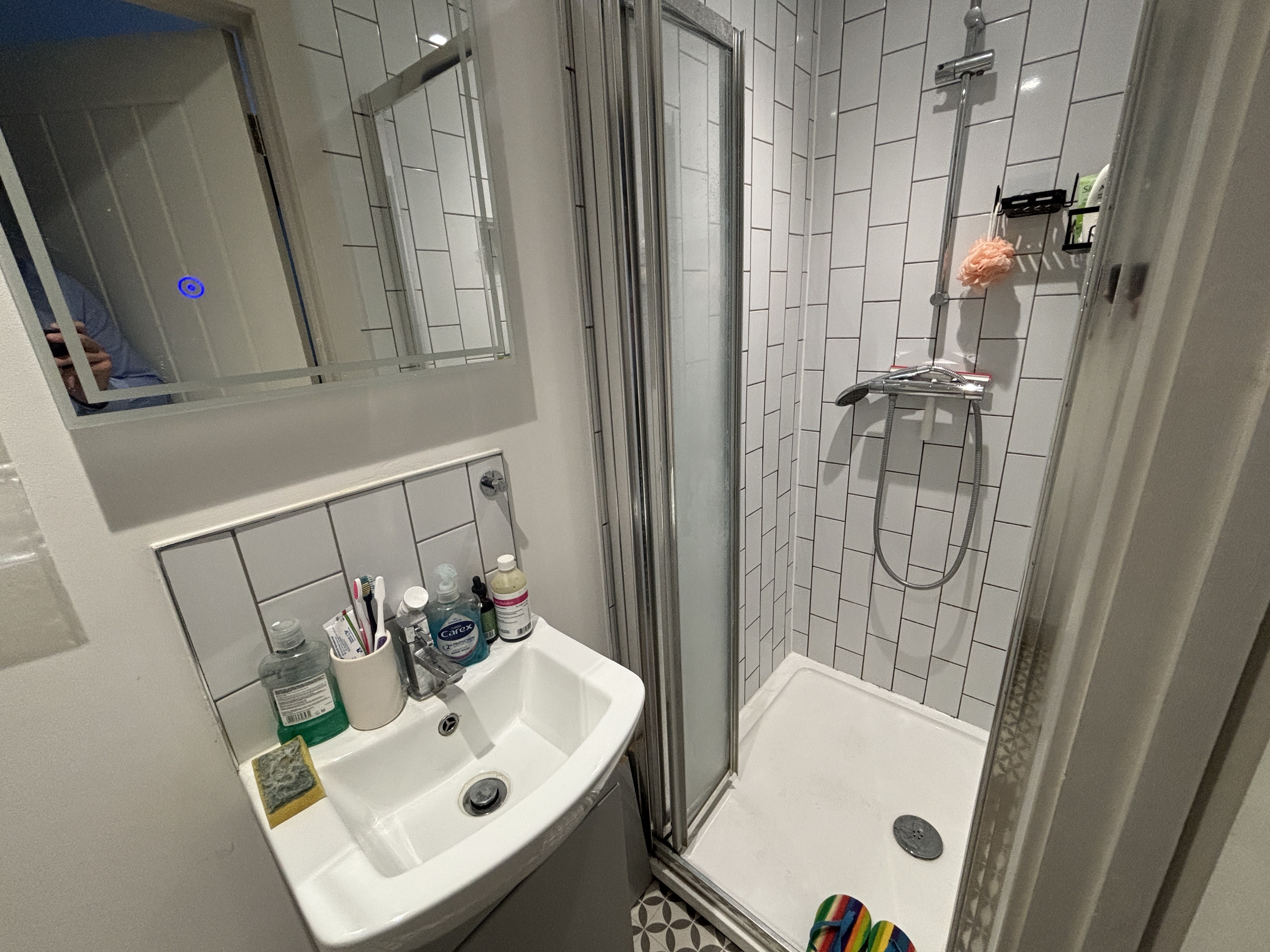 INVESTMENT - Freehold Semi-Detached HMO Building