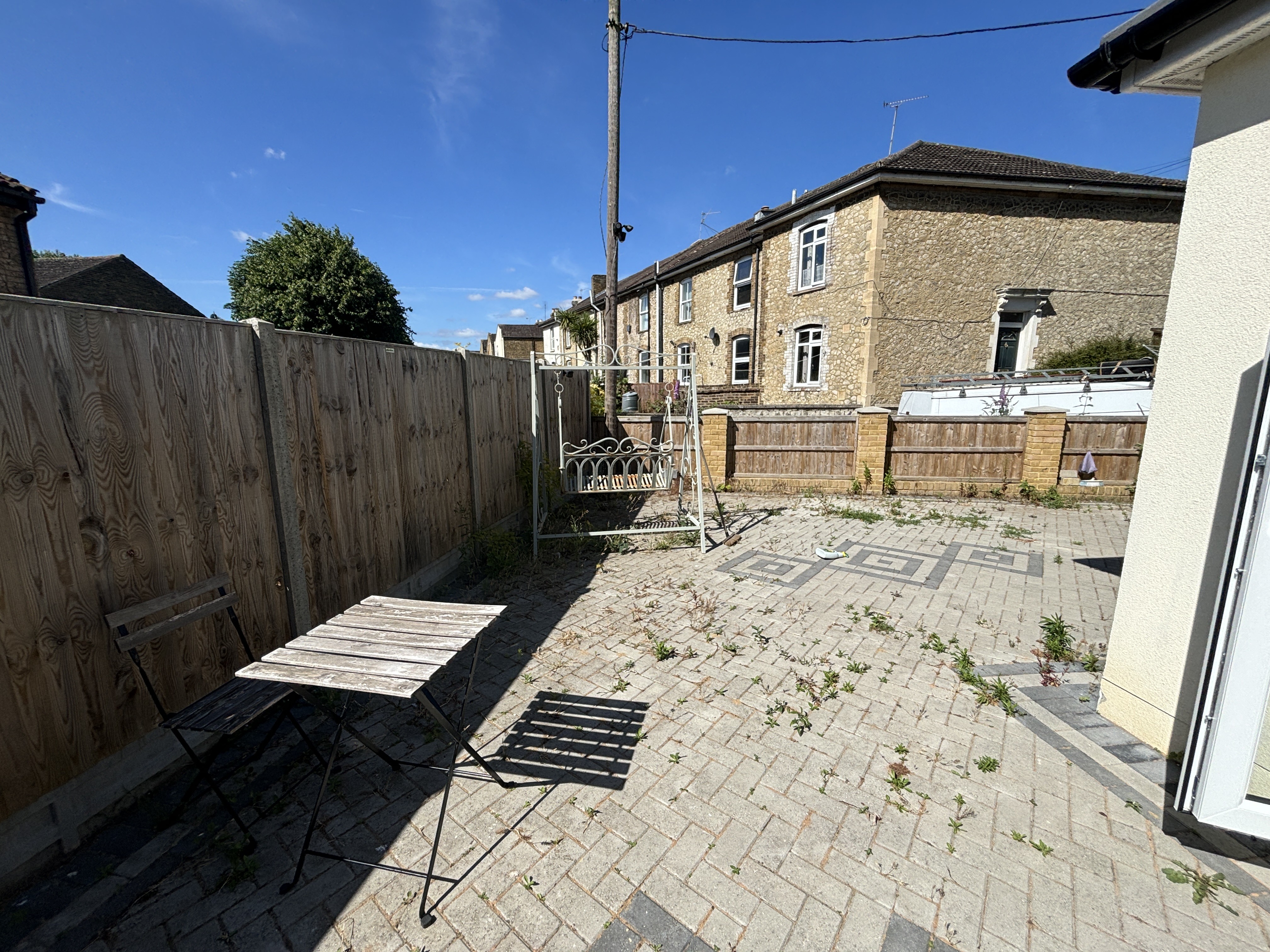 INVESTMENT - Freehold Semi-Detached HMO Building