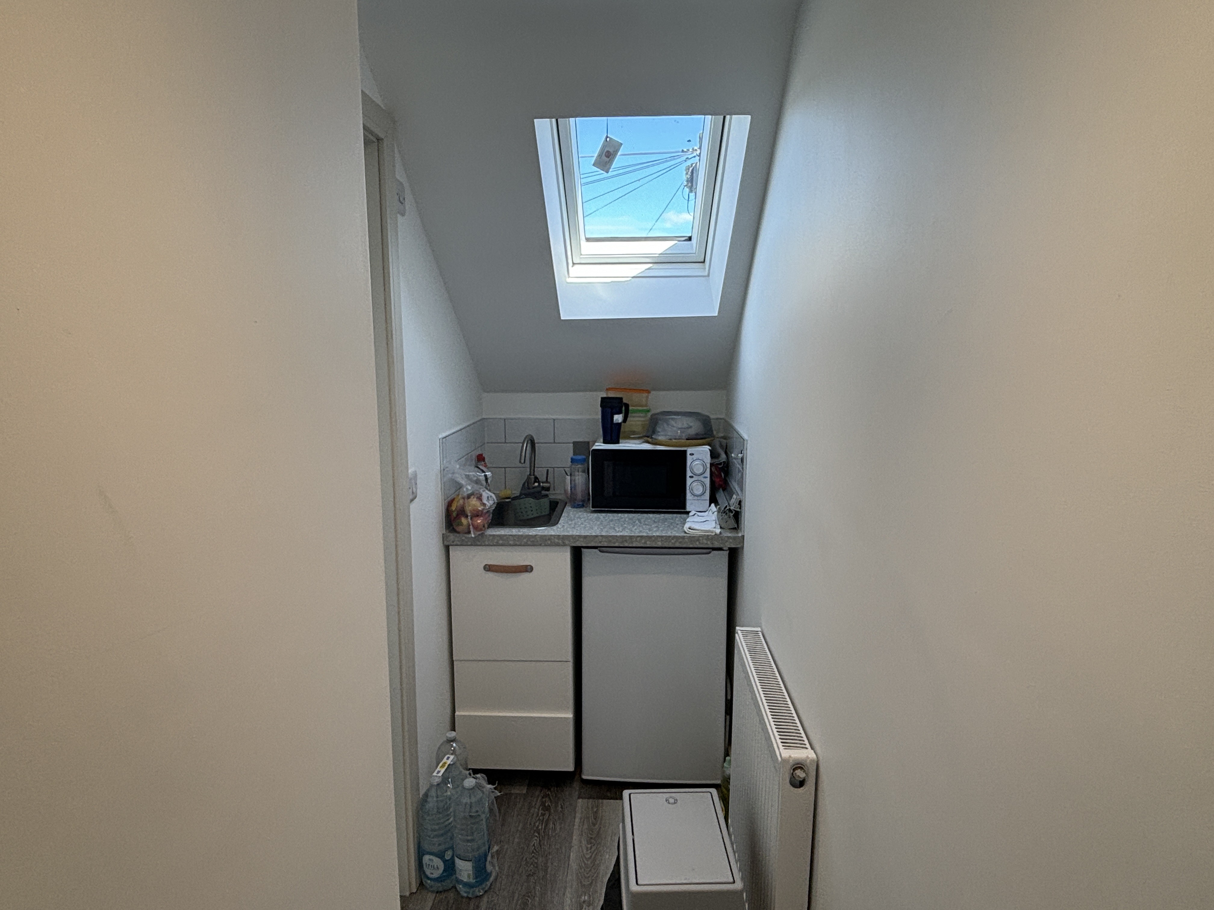 INVESTMENT - Freehold Semi-Detached HMO Building