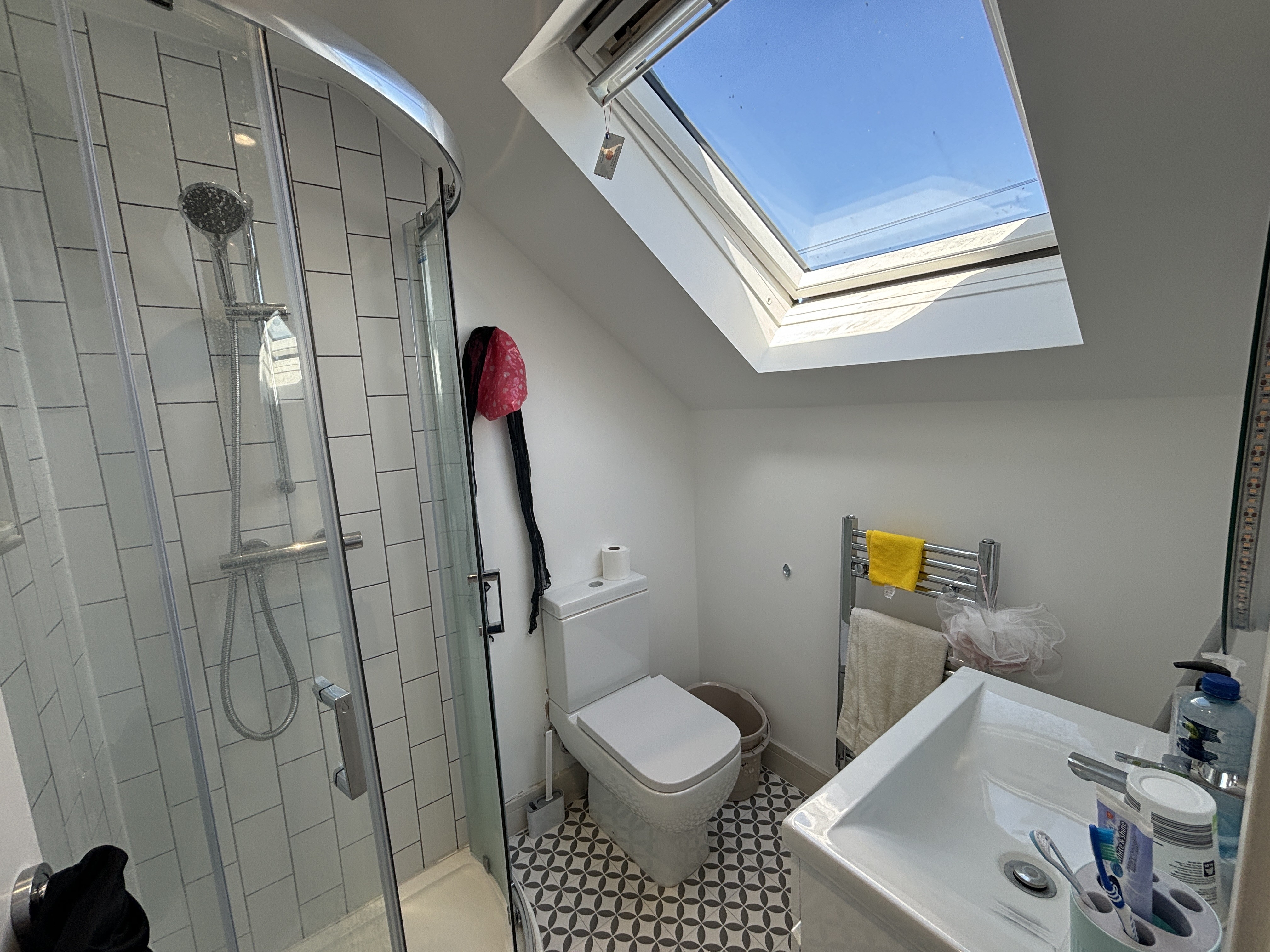 INVESTMENT - Freehold Semi-Detached HMO Building