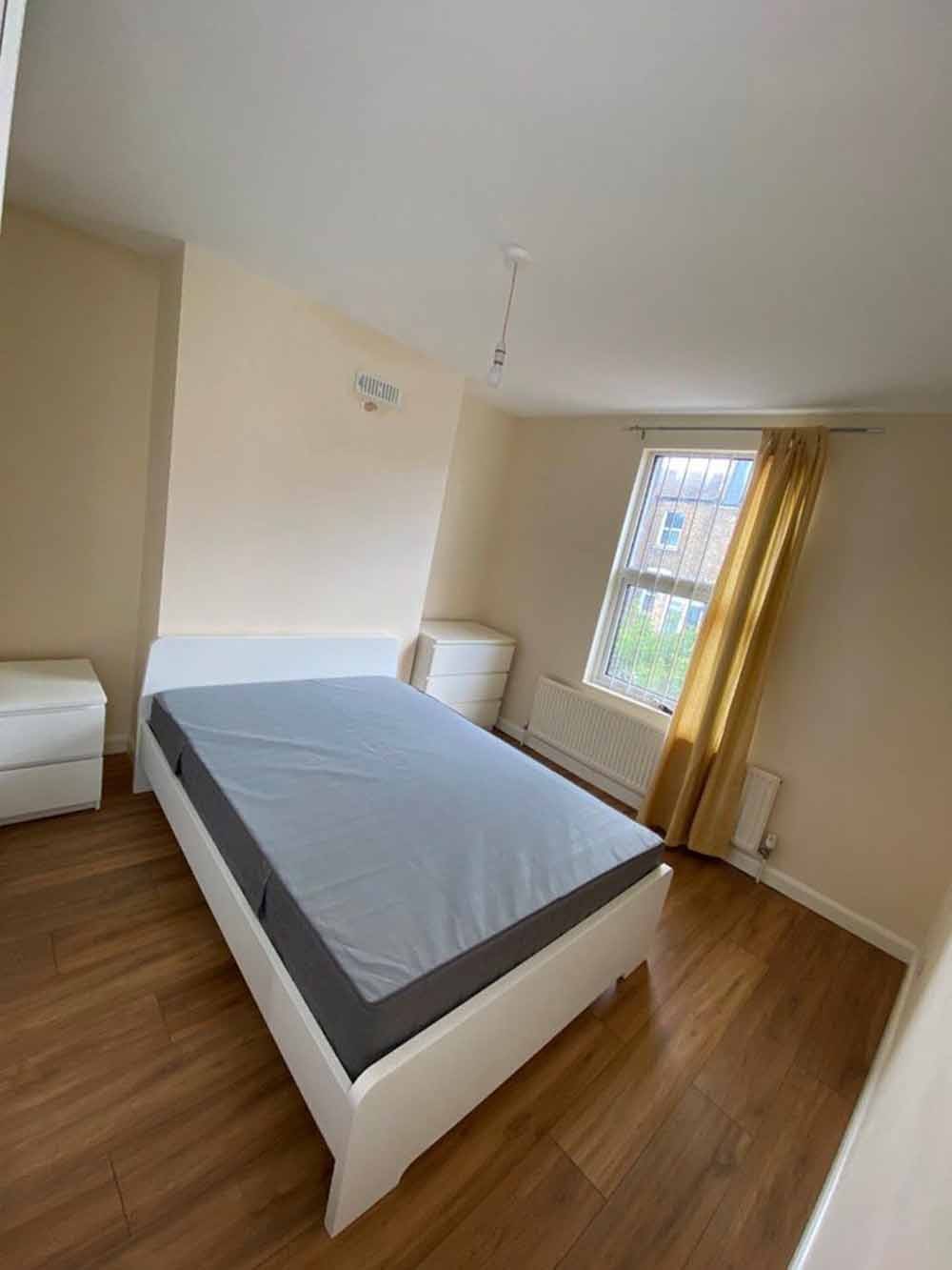 INVESTMENT/VACANT - Freehold Mid Terrace Mixed Use Building