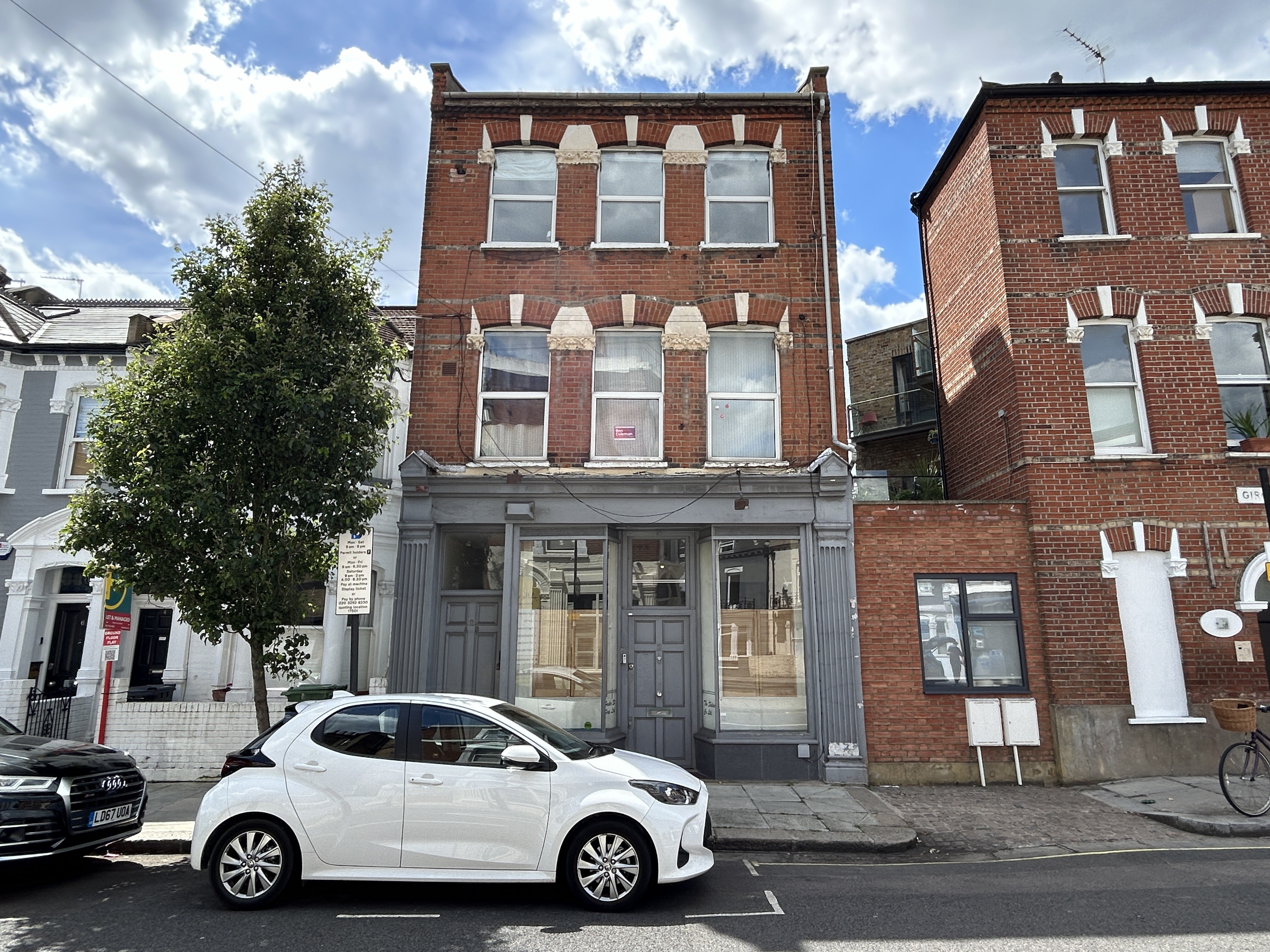 INVESTMENT/VACANT - Freehold Mid Terrace Mixed Use Building