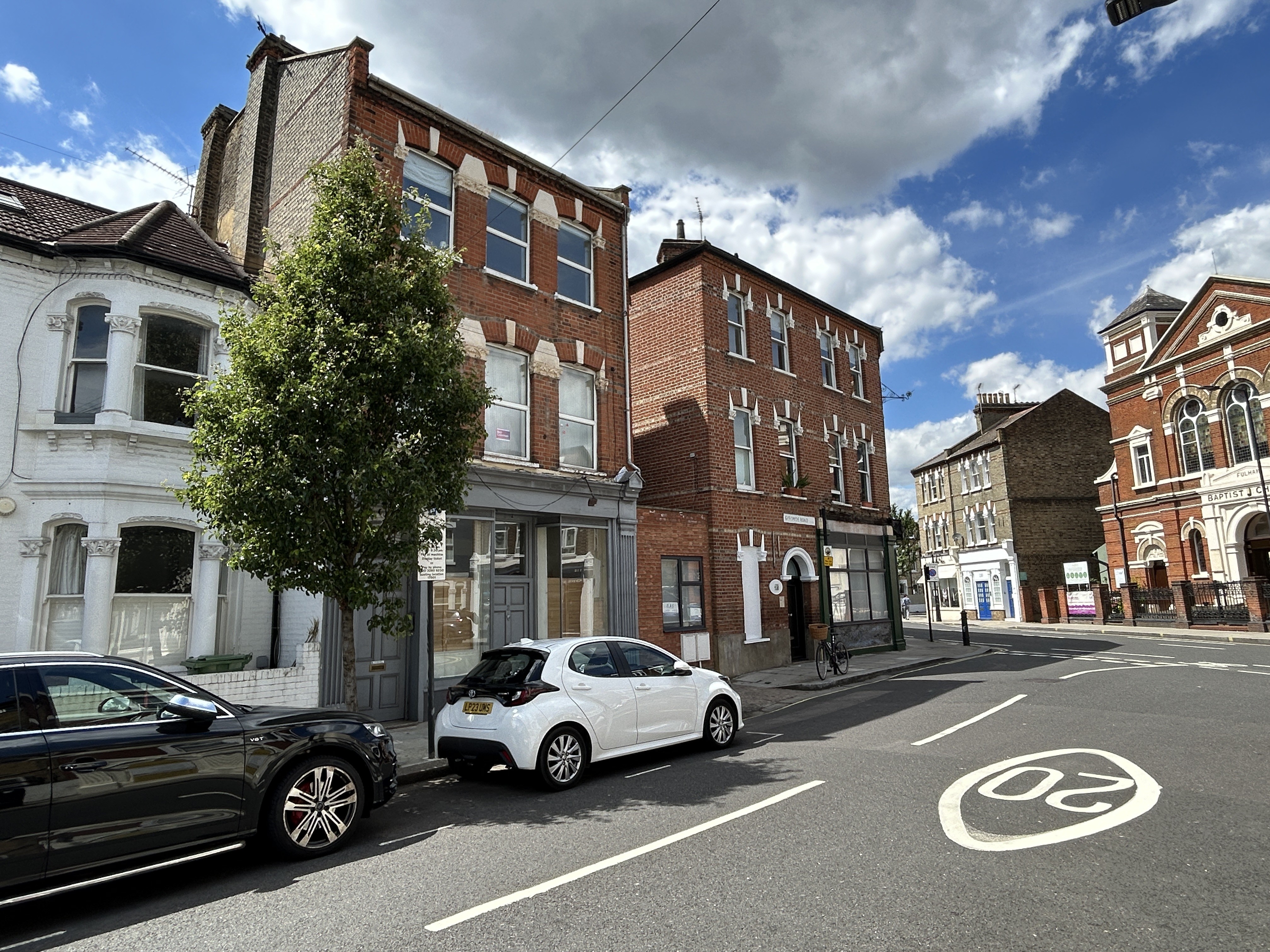 INVESTMENT/VACANT - Freehold Mid Terrace Mixed Use Building