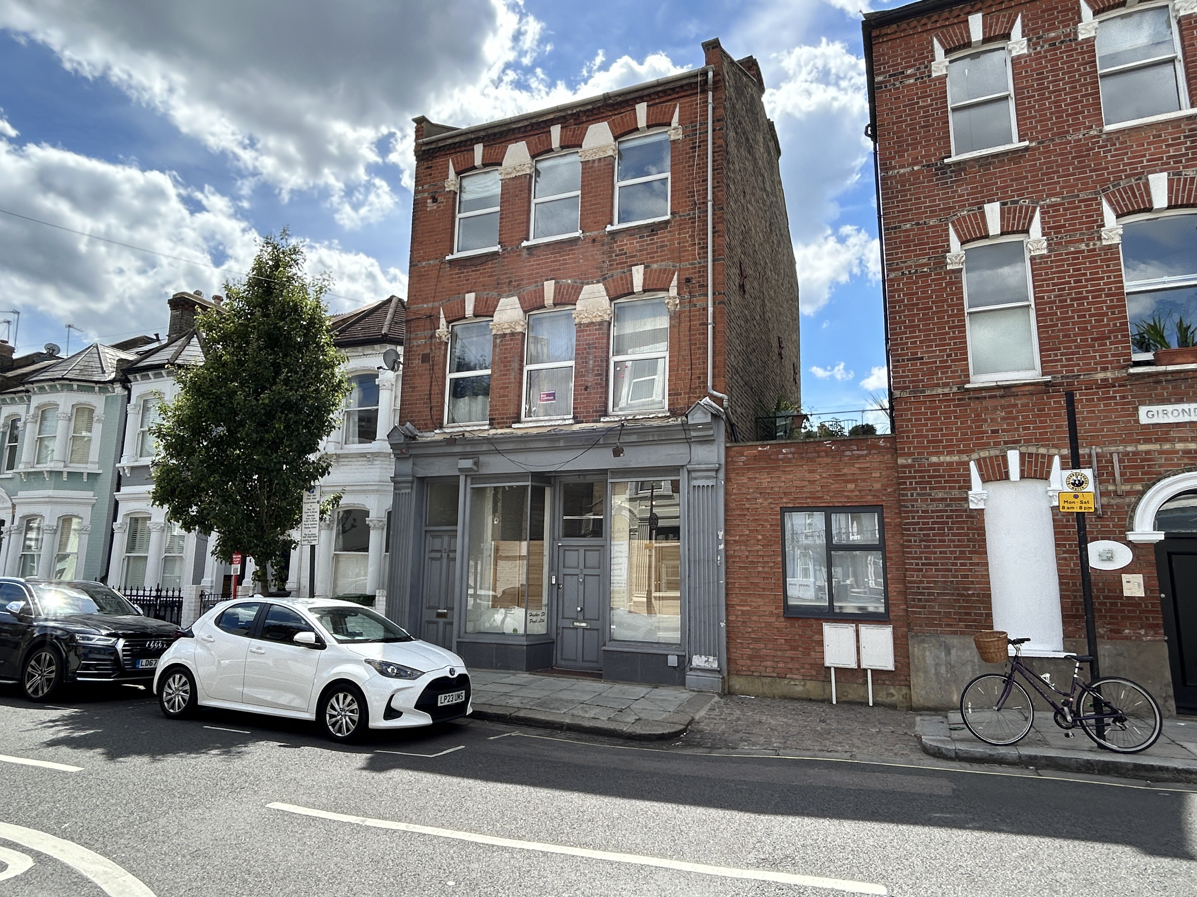 INVESTMENT/VACANT - Freehold Mid Terrace Mixed Use Building
