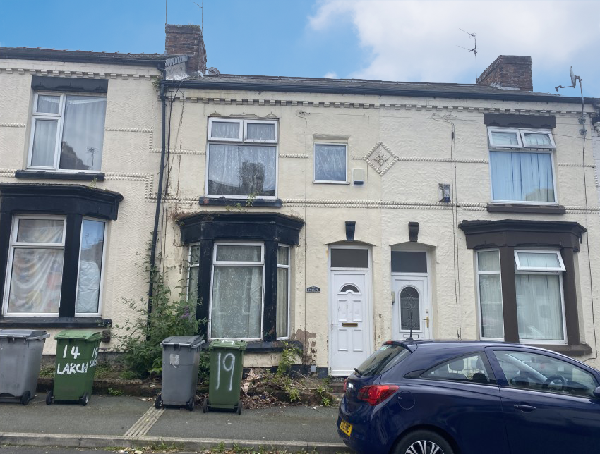 INVESTMENT - Freehold Mid Terrace House