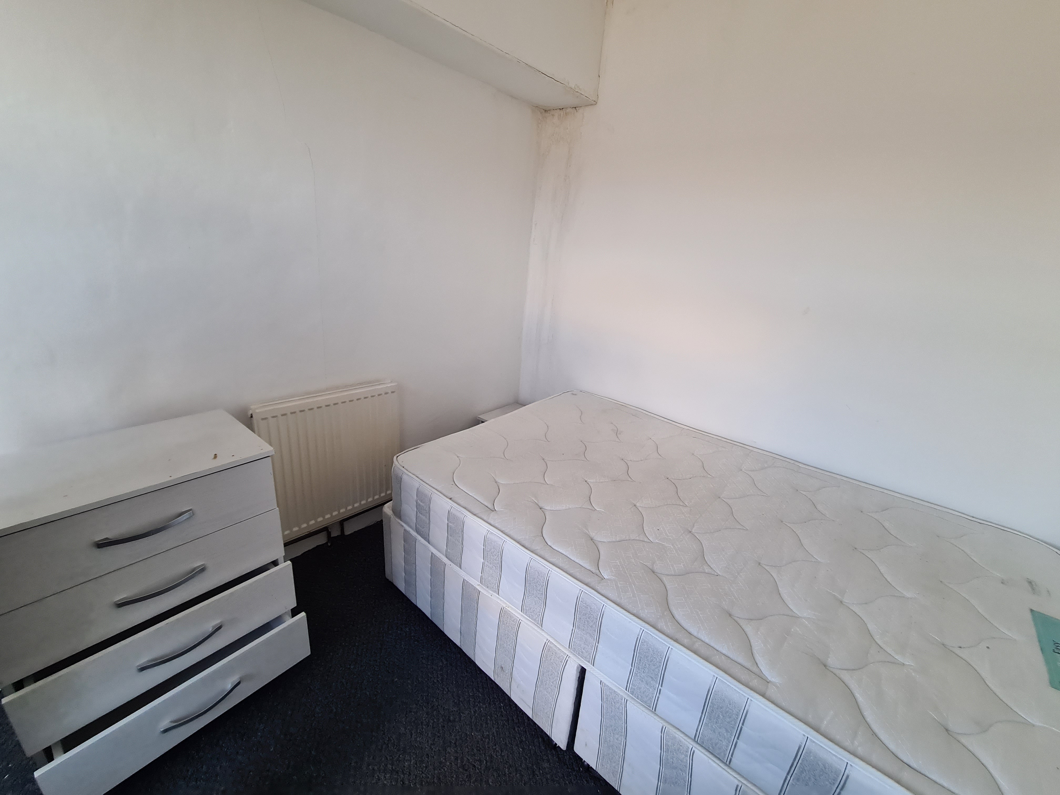 INVESTMENT - Freehold Mid Terrace House 