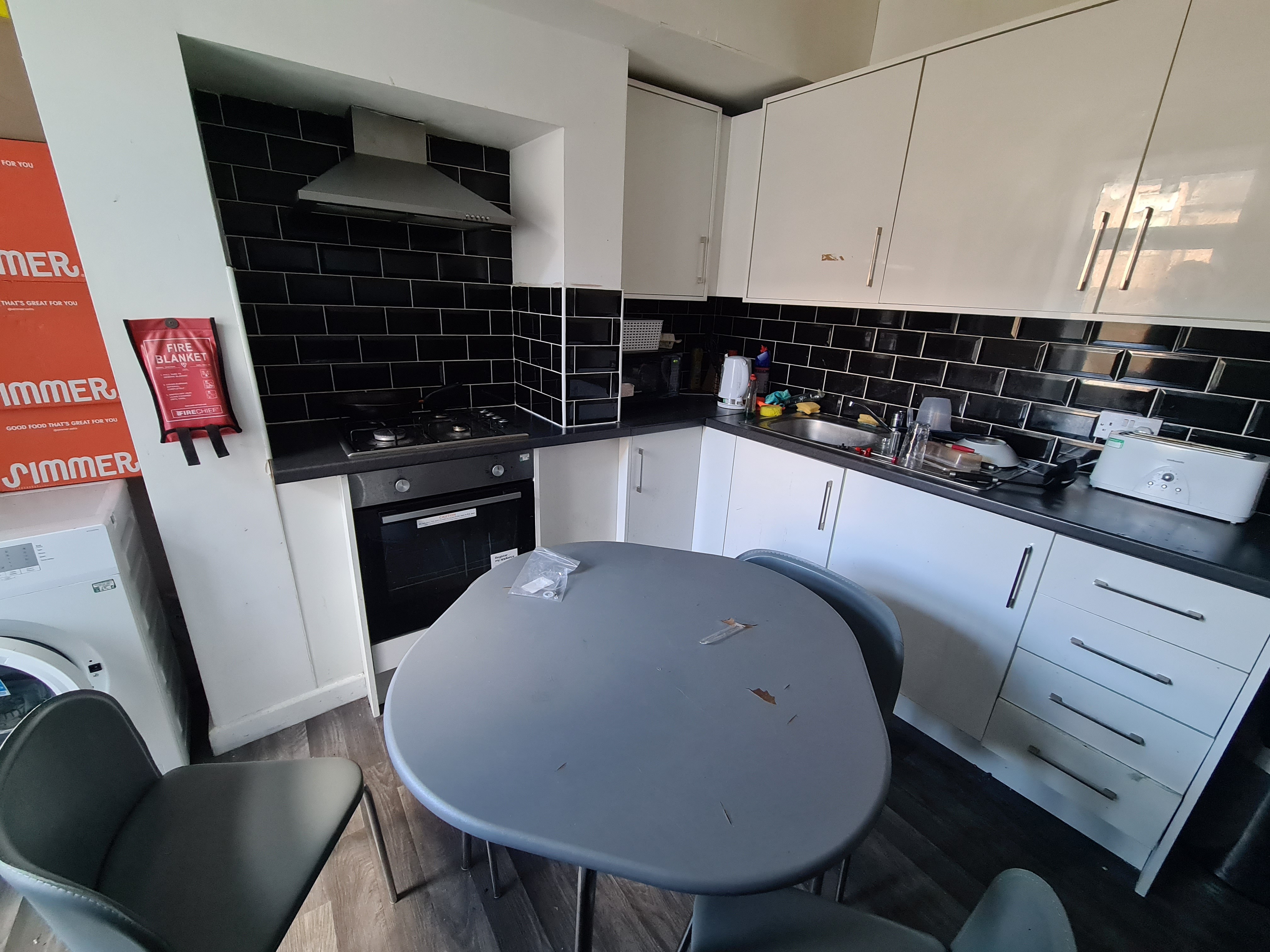 INVESTMENT - Freehold Mid Terrace House 