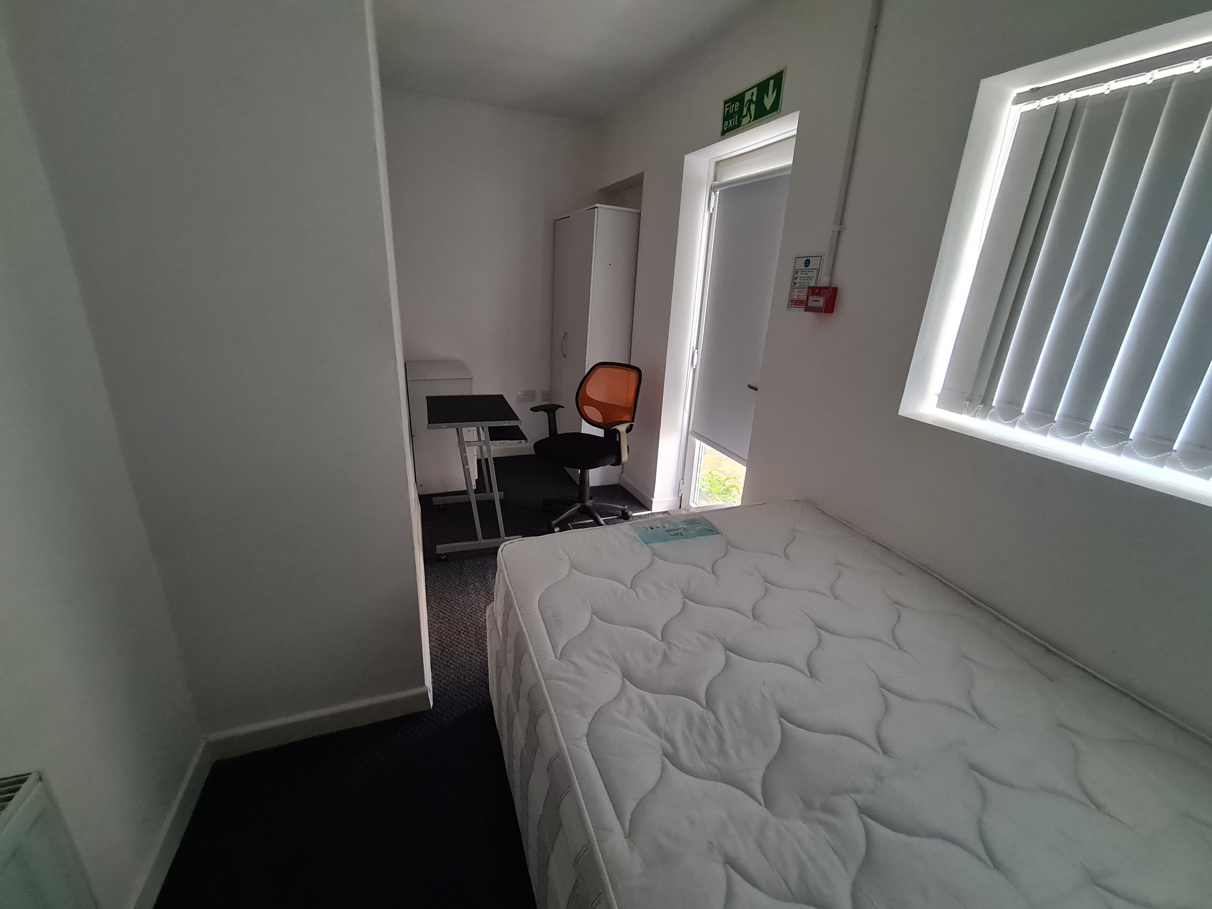 INVESTMENT - Freehold Mid Terrace House 