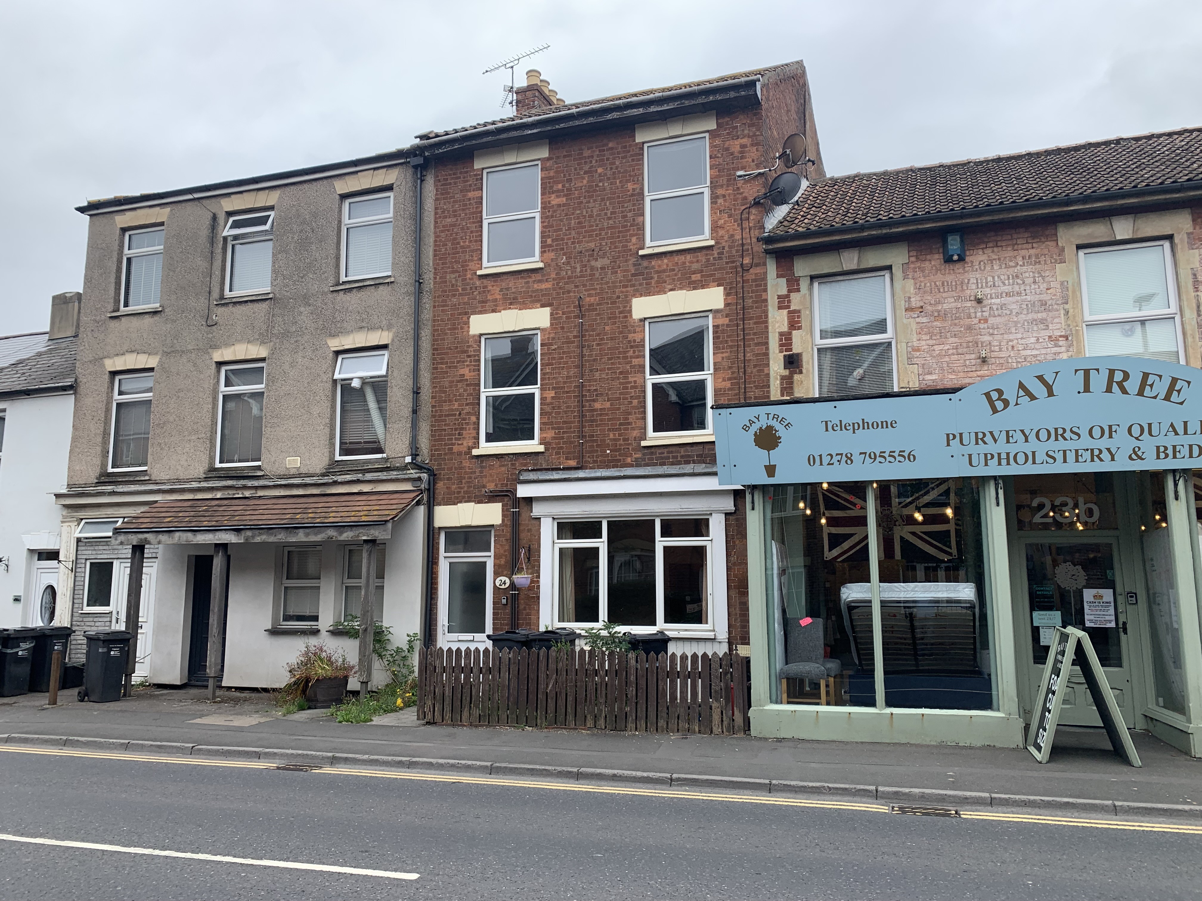 INVESTMENT - Freehold Mid Terrace Building