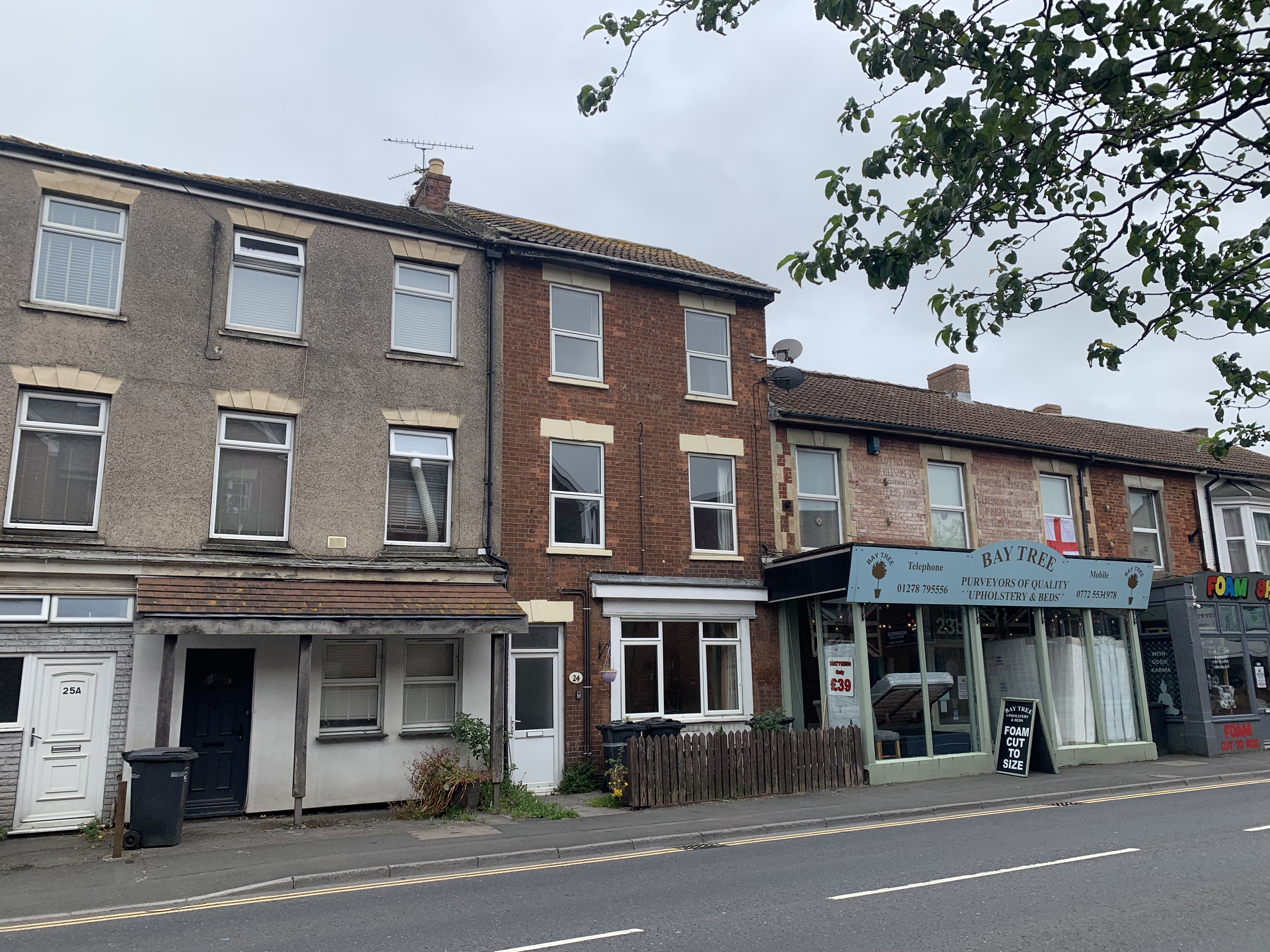 INVESTMENT - Freehold Mid Terrace Building