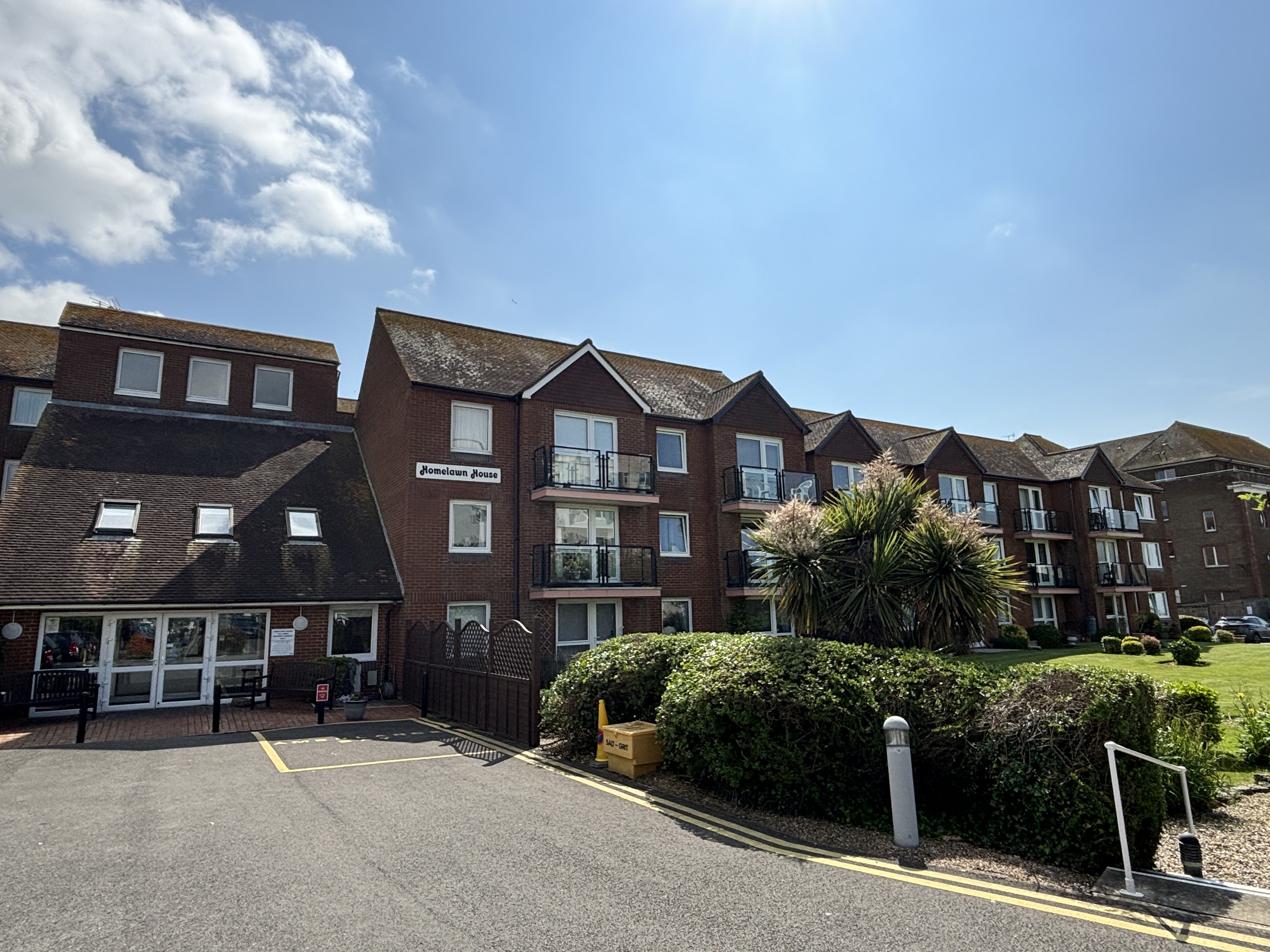 INVESTMENT - Leasehold Ground Floor Retirement Flat 