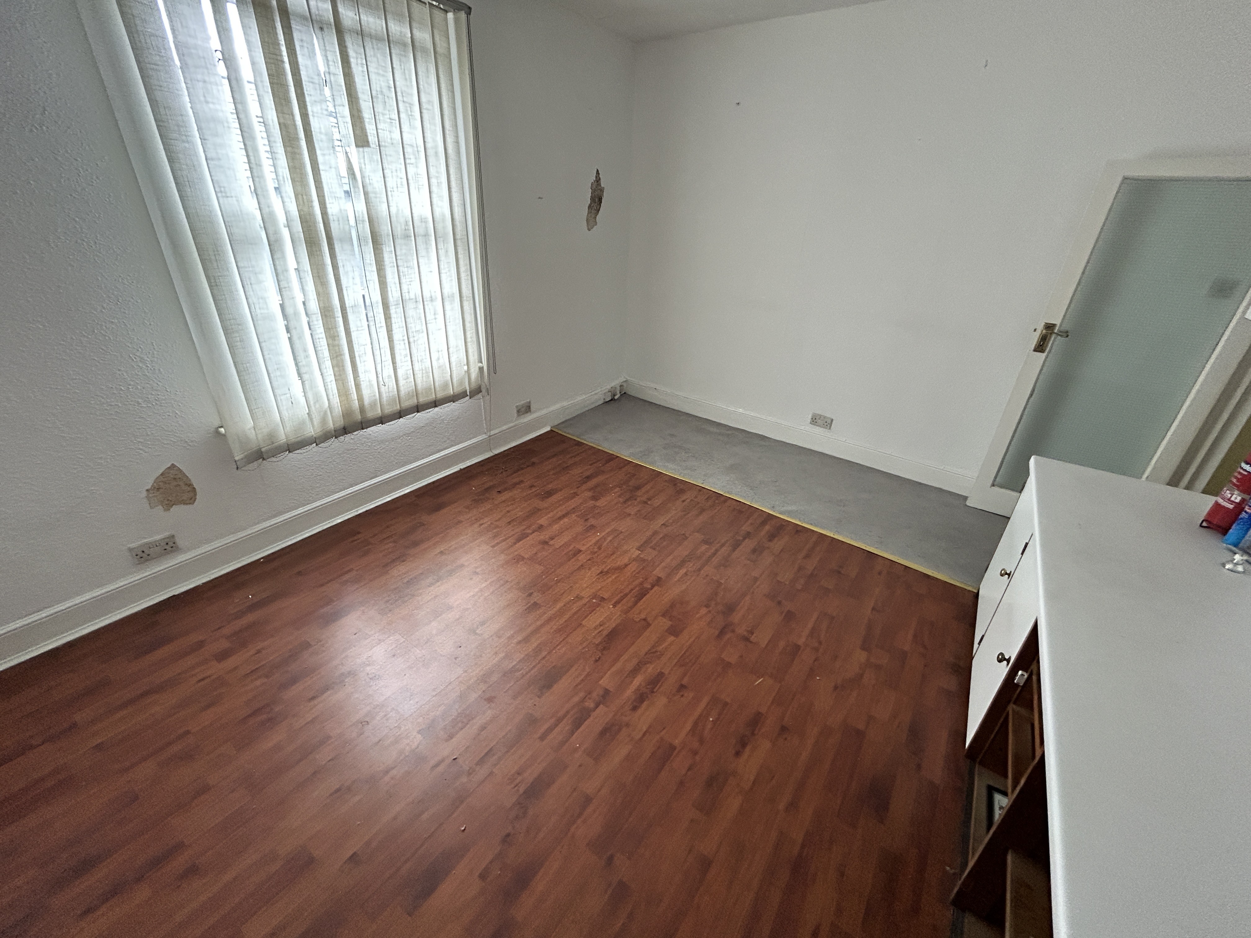 INVESTMENT/VACANT - Freehold Mid Terrace Building