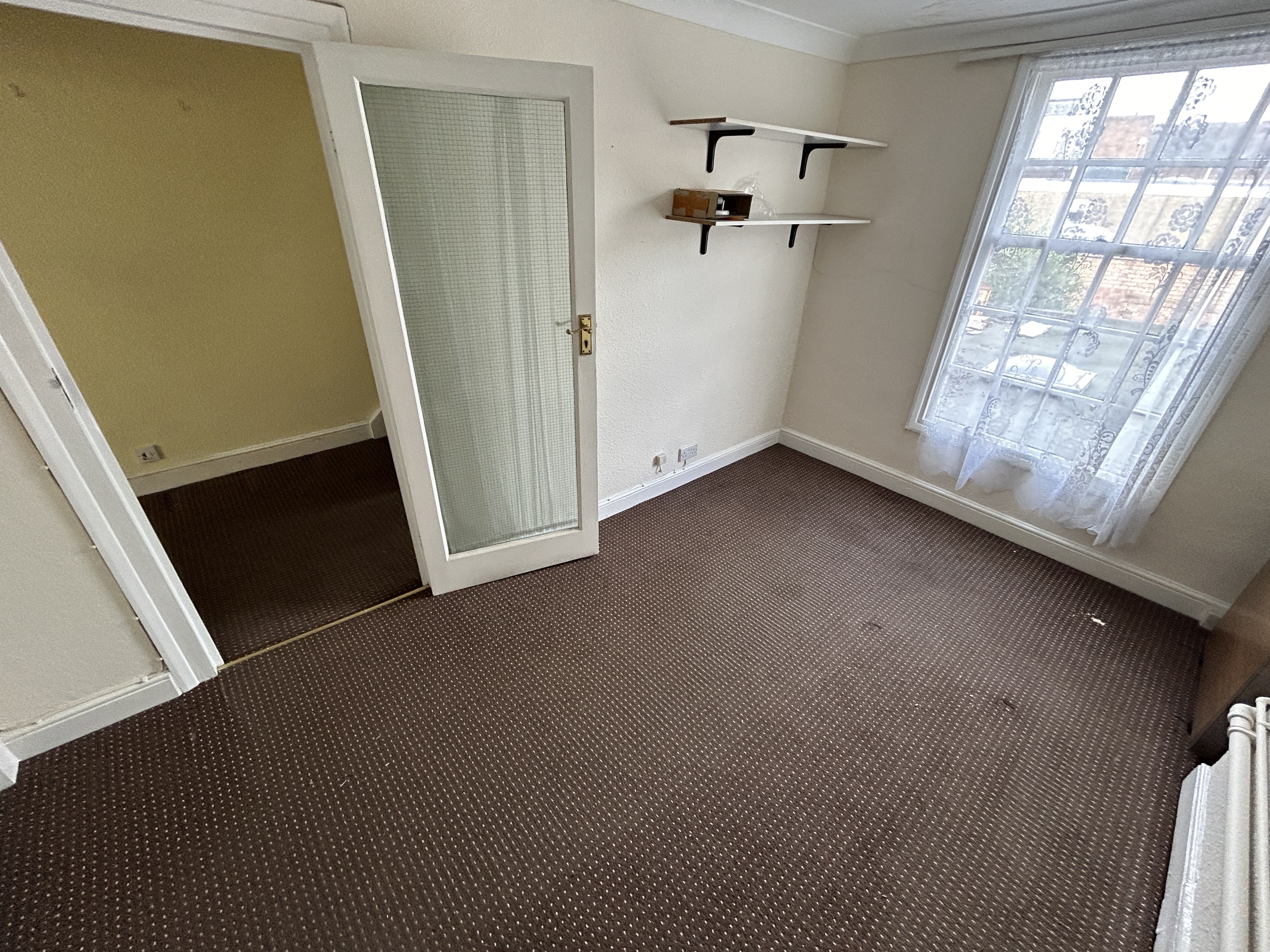 INVESTMENT/VACANT - Freehold Mid Terrace Building