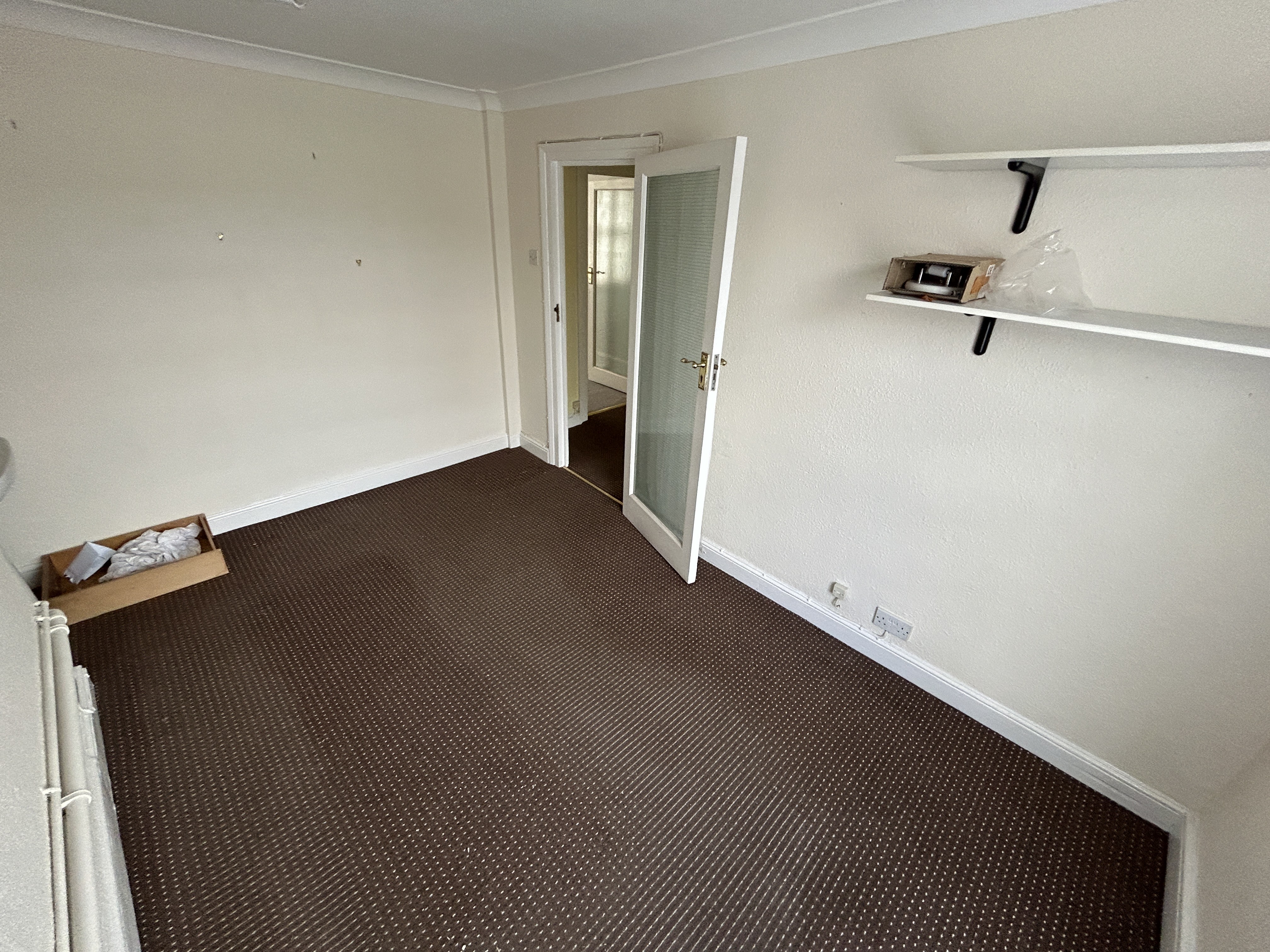 INVESTMENT/VACANT - Freehold Mid Terrace Building
