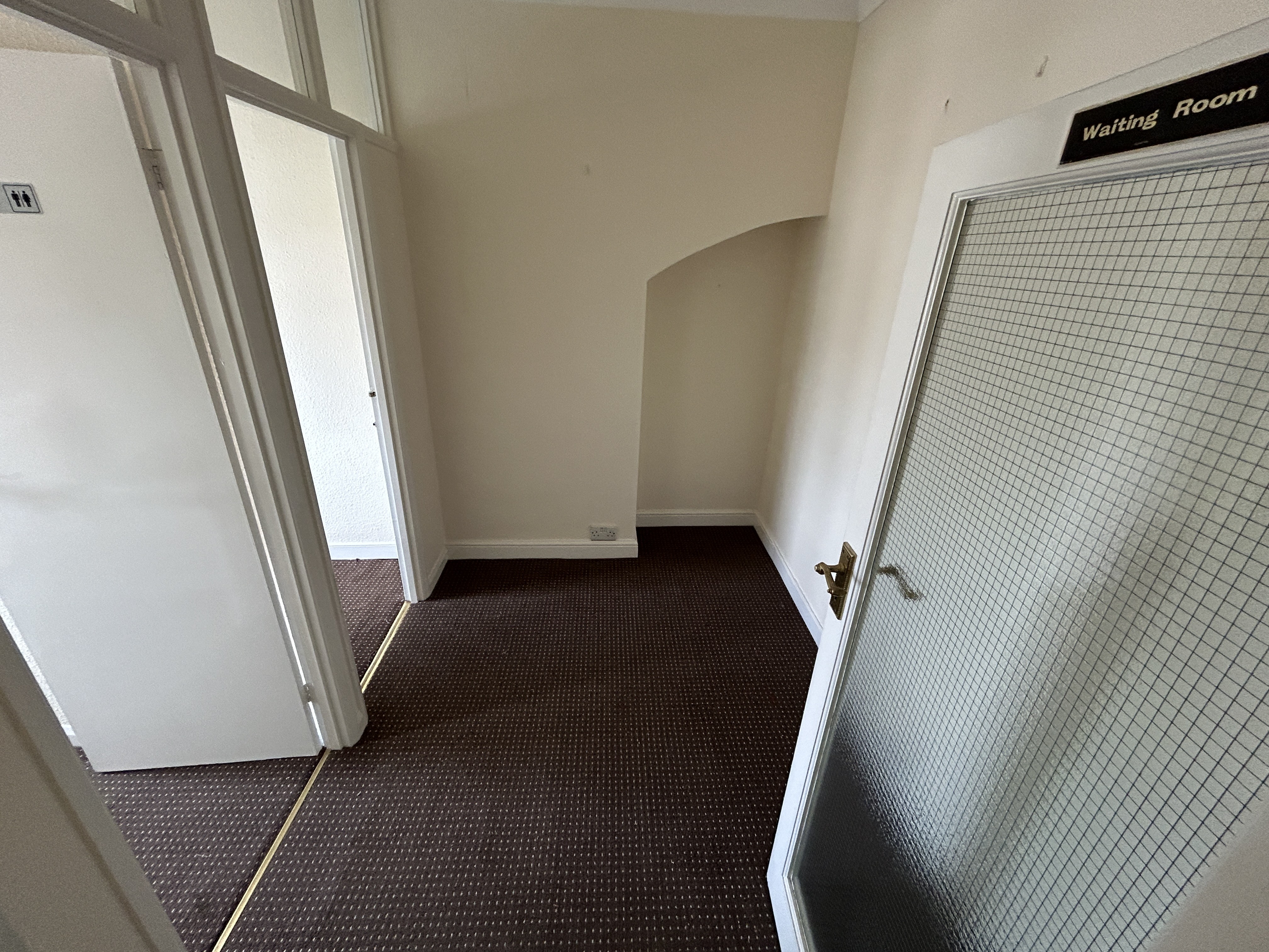 INVESTMENT/VACANT - Freehold Mid Terrace Building