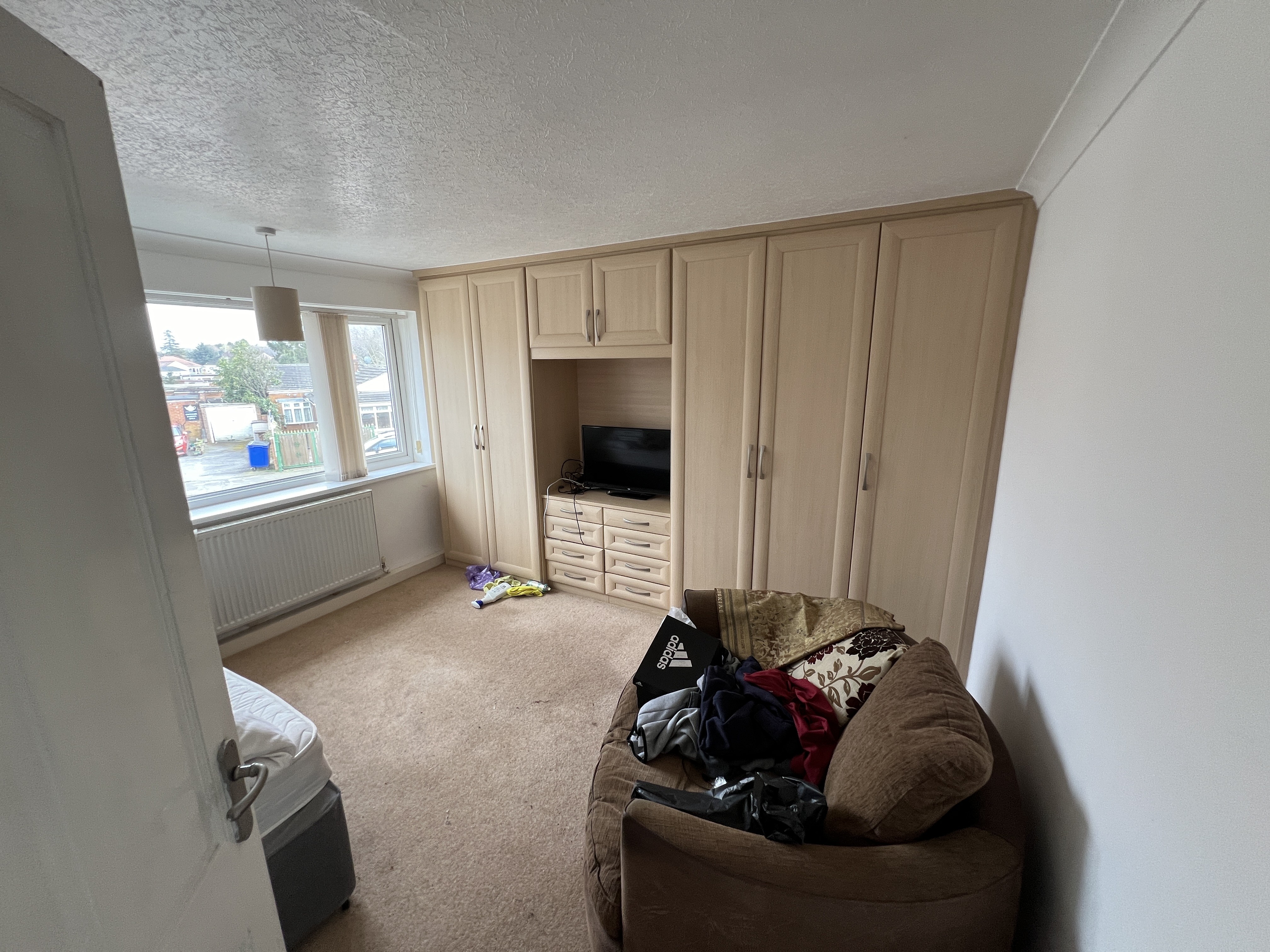 VACANT - Leasehold Self Contained First Floor Flat