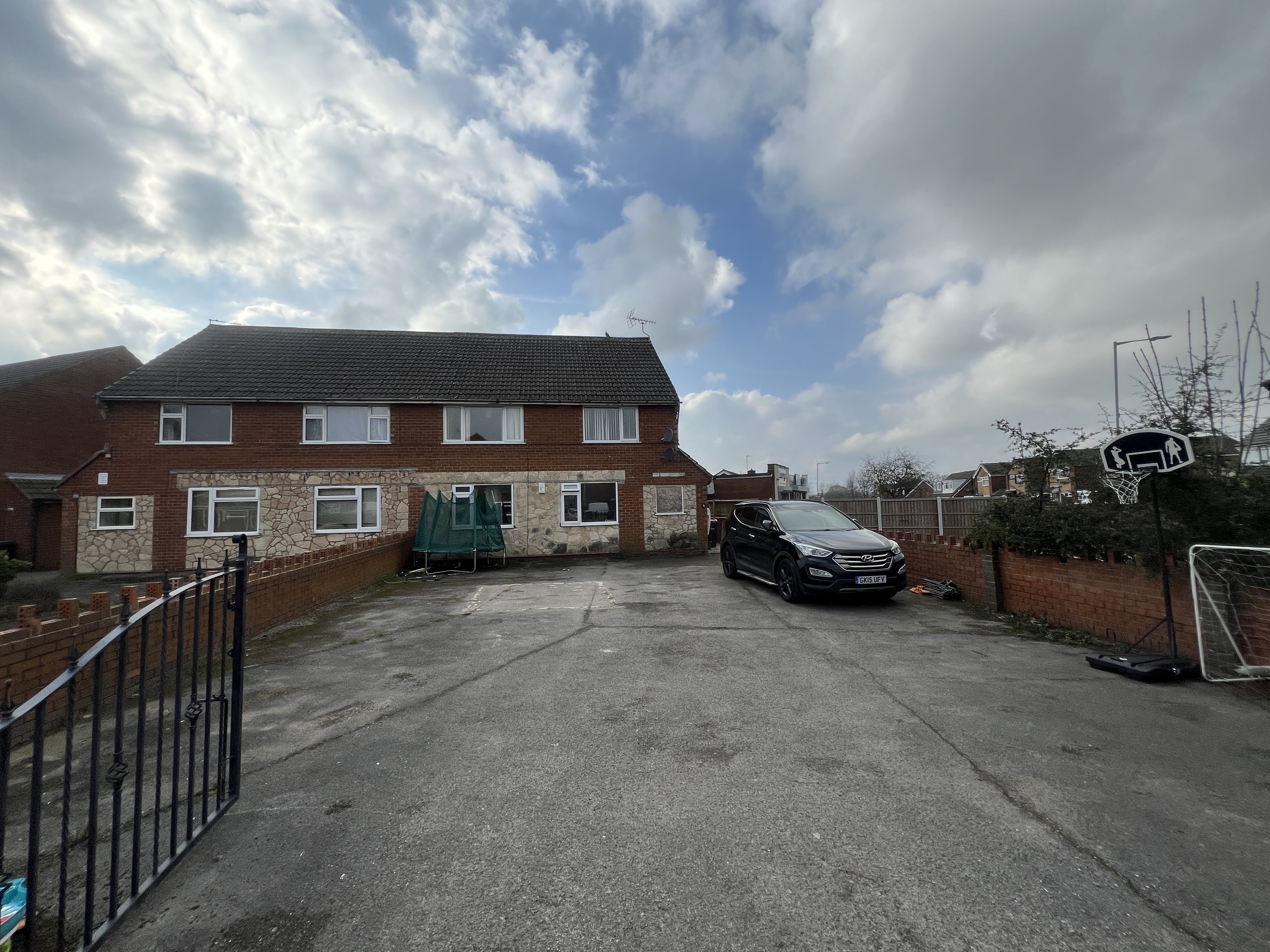 VACANT - Leasehold Self Contained First Floor Flat