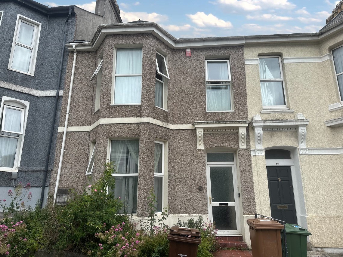 INVESTMENT - Freehold Mid Terrace Building
