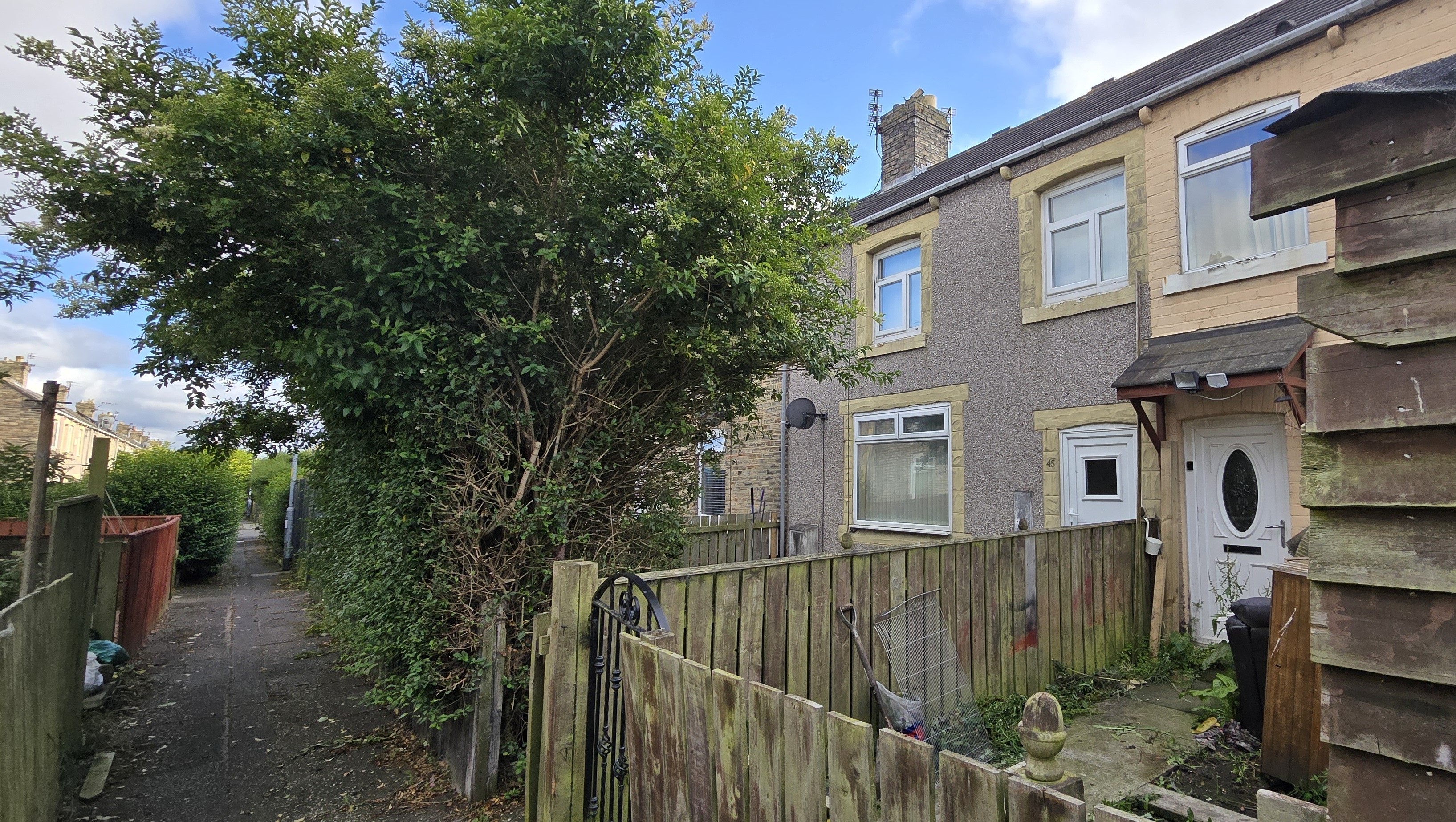 INVESTMENT - Freehold Mid Terrace House