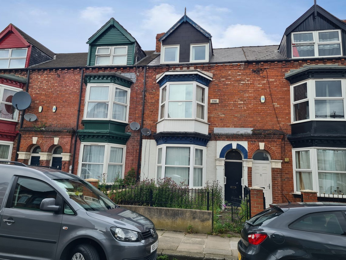 VACANT - Freehold Mid Terrace House